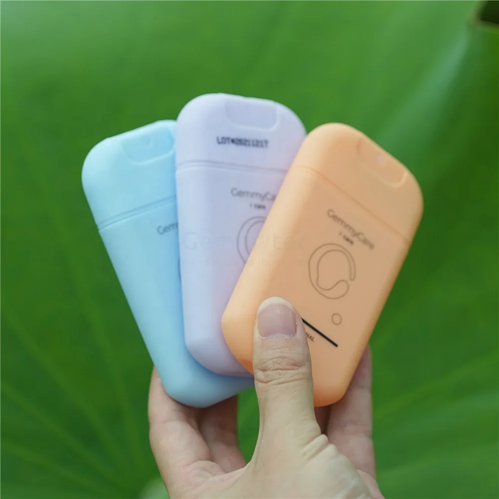 Wholesale manufacture credit card bottle with silicone case 30ml mini pocket alcohol spray hand sanitizer