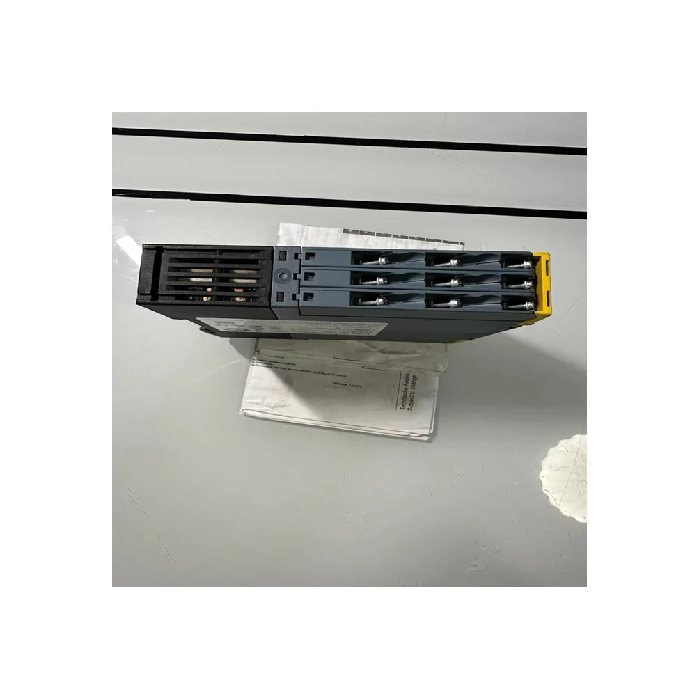 NEW and ORIGINAL SIE-MENS 	3SU1 Button indicator 	3SU1000-1AD10-0AA0-ZY10