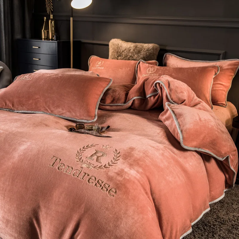 American style sleep aid velvet eco-friendly embroid winter velvet quilted cotton 4pcs bed spread