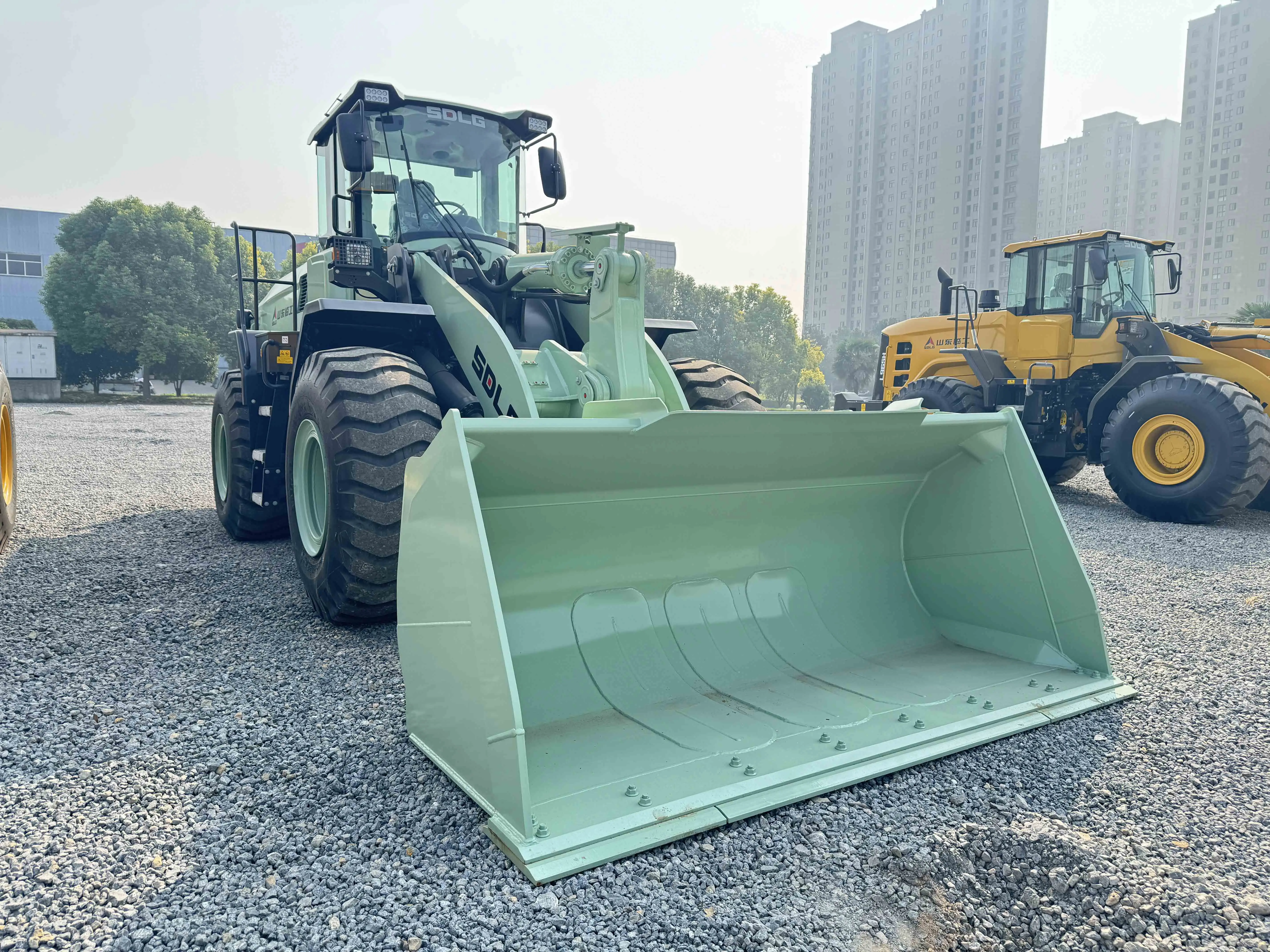 Подержанный высококачественный погрузчик SDLG L956HEV 5TON