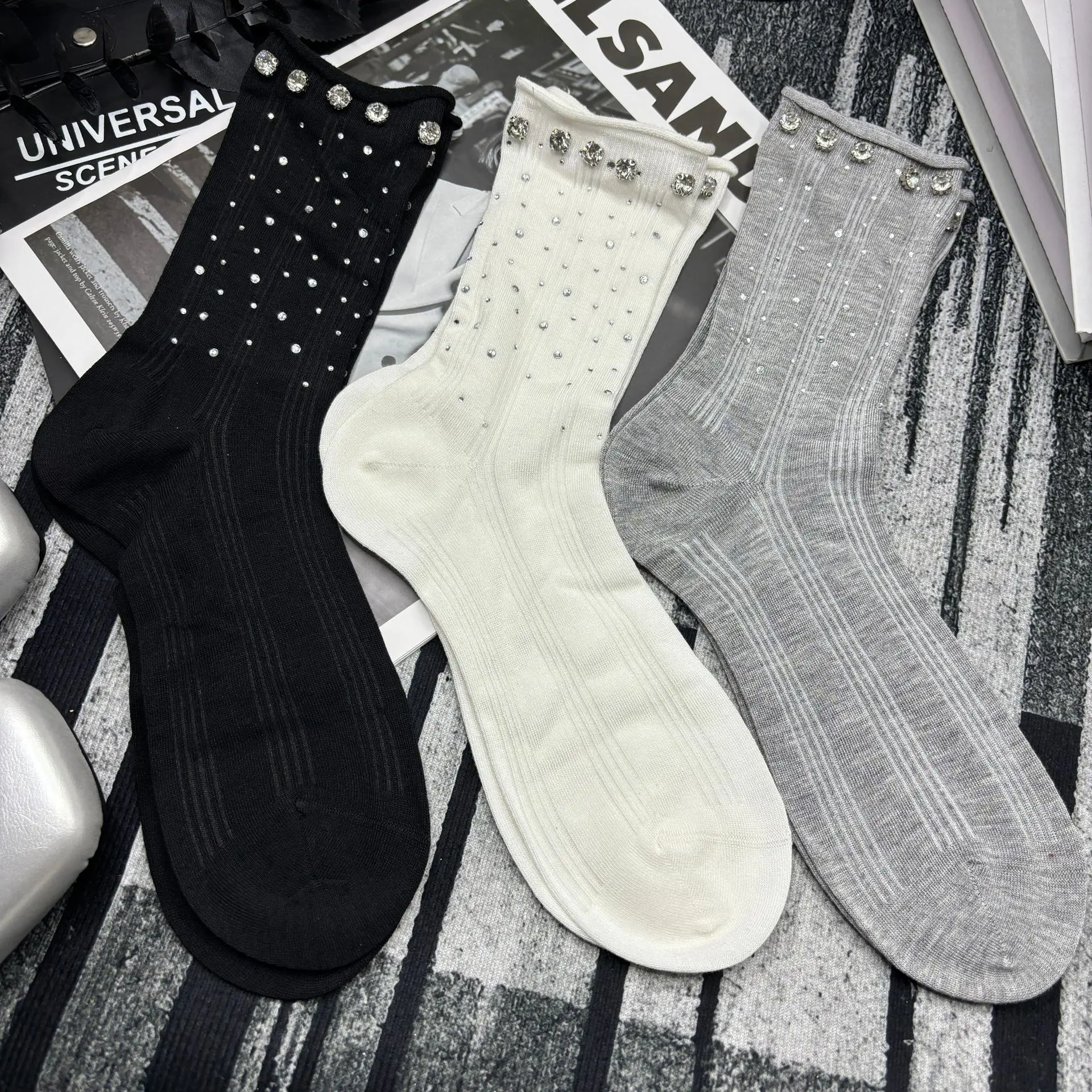 Luxury Sparkling Shiny Thin Medium Tube Socks for Women Breathable Sweat Absorption Socks Full Diamond Glittering Mid-Tube Socks