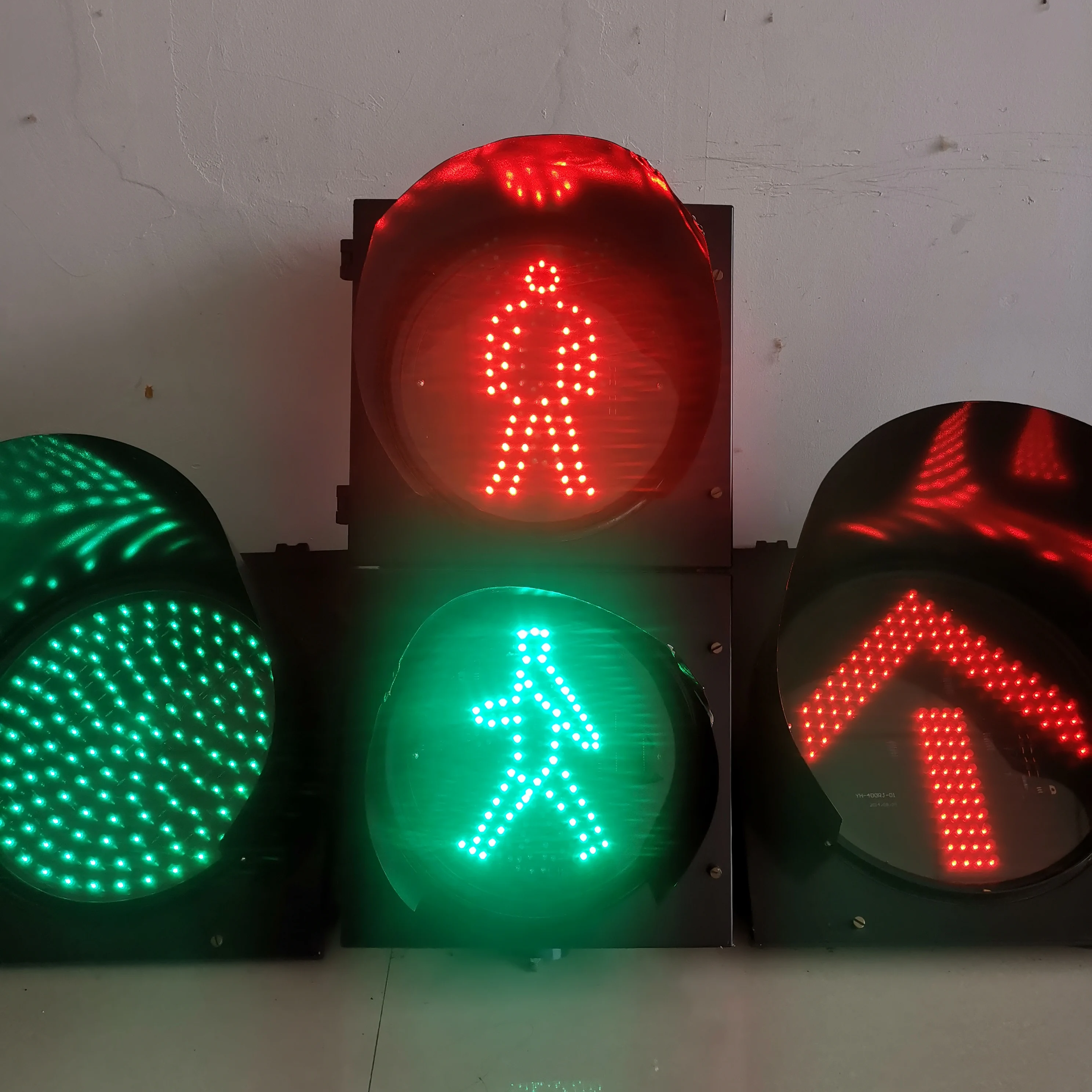 Factory High Quality Aluminum LED Solar Traffic Signal Light Warning Lamp