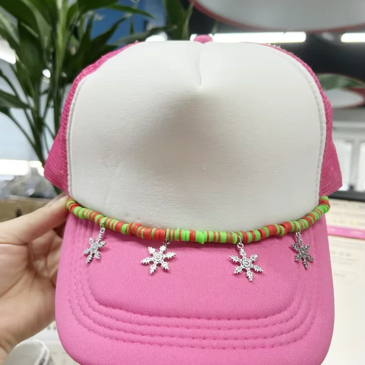 2025 Polymer Clay Charm Christmas Trucker Hat Chains With Snow Pendant Custom Handmade Hat Accessories
