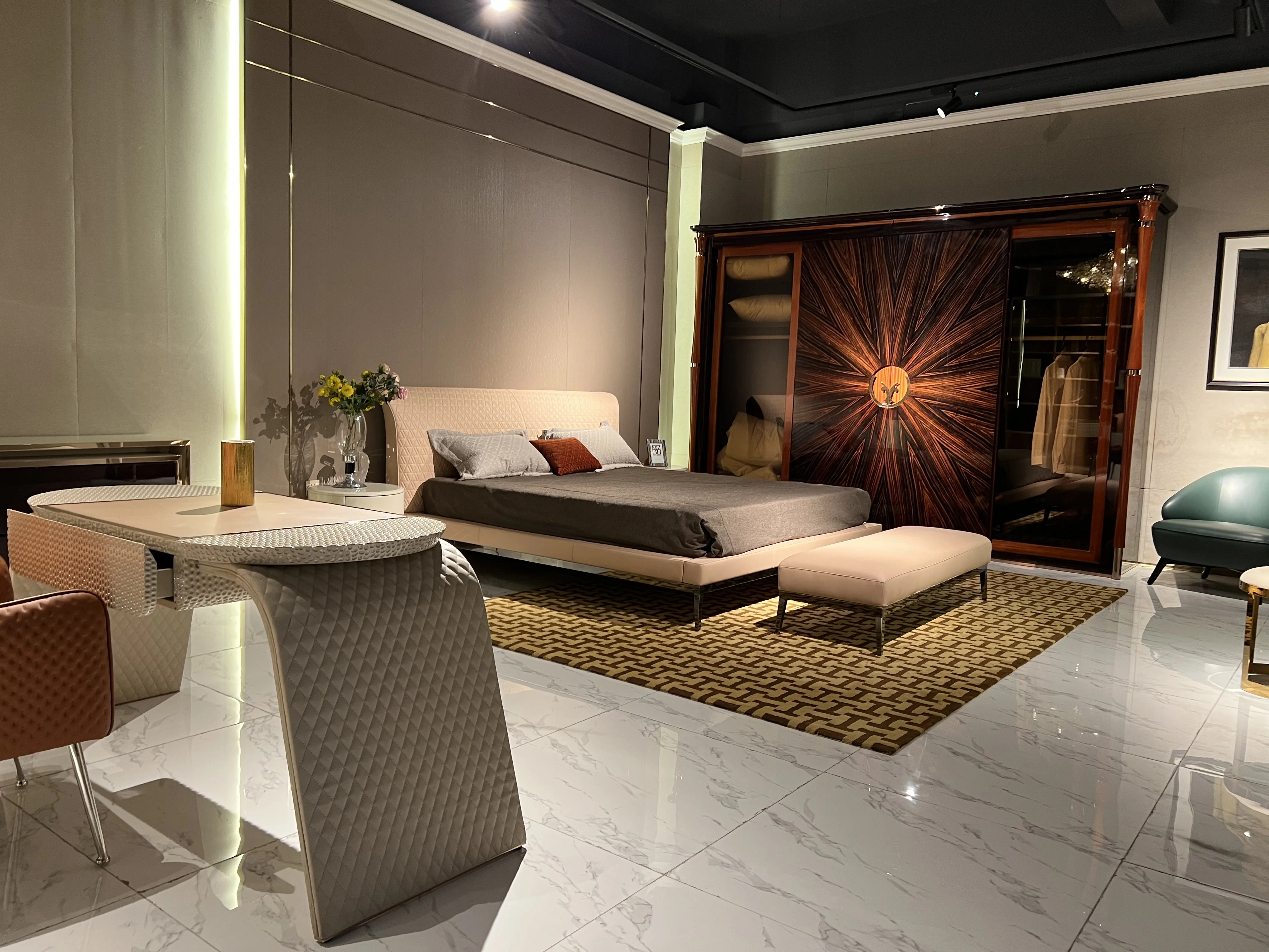 AJJ-BD033 Deluxe Bedroom set Villa and Deluxe home custom furniture double queen bed