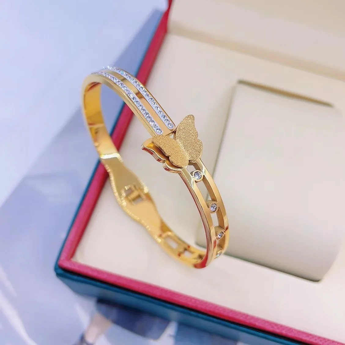 High Quality Stainless Steel 18k Gold Tennis Zircon Shell Heart Butterfly Bangle Women Cross Turquoise Clover Bangle For Gift