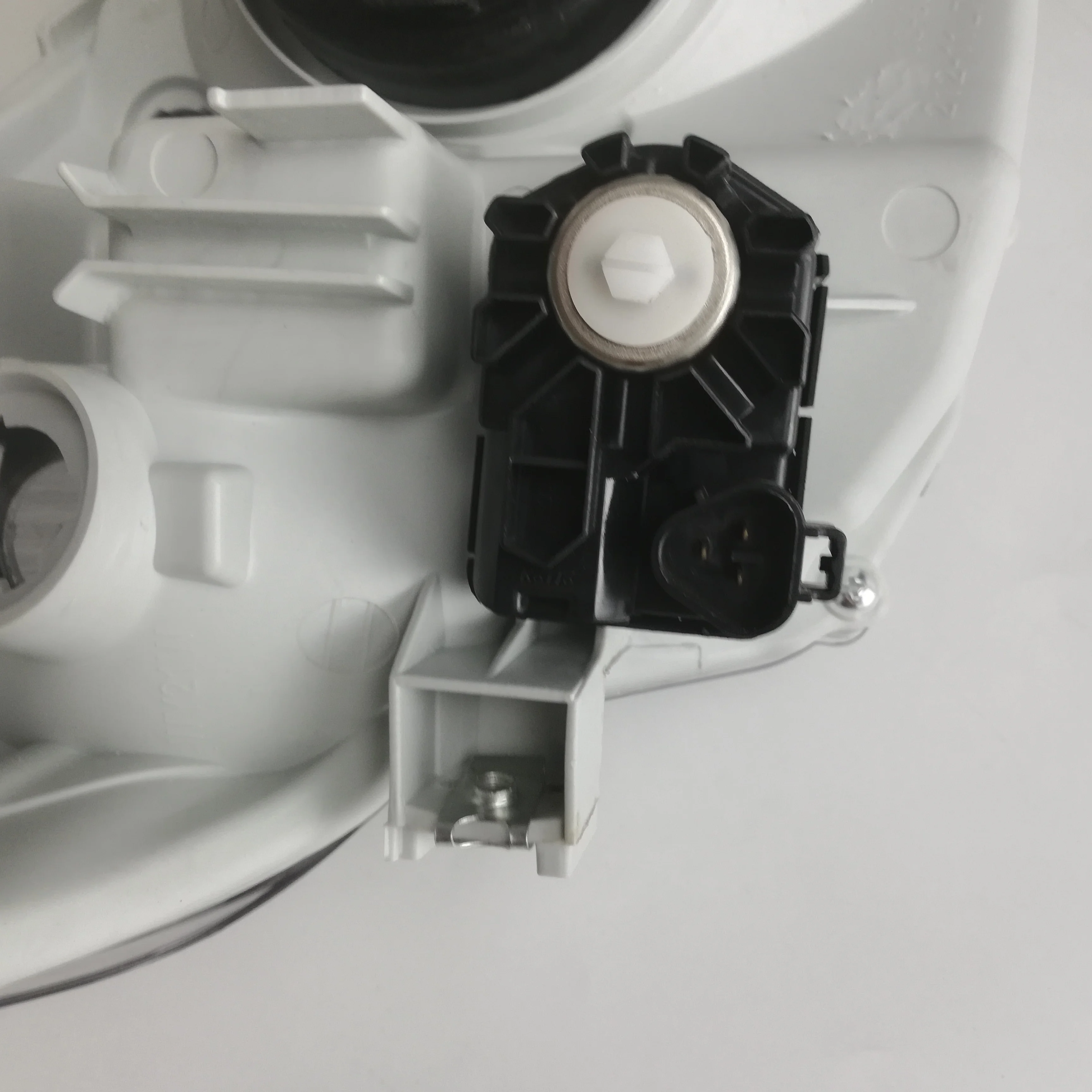 Auto HEAD Lamp for TOYOTA COROLLA AXIO FIELDER 2006-2010  R 81110-12B00 L 81150-12B00    12-511