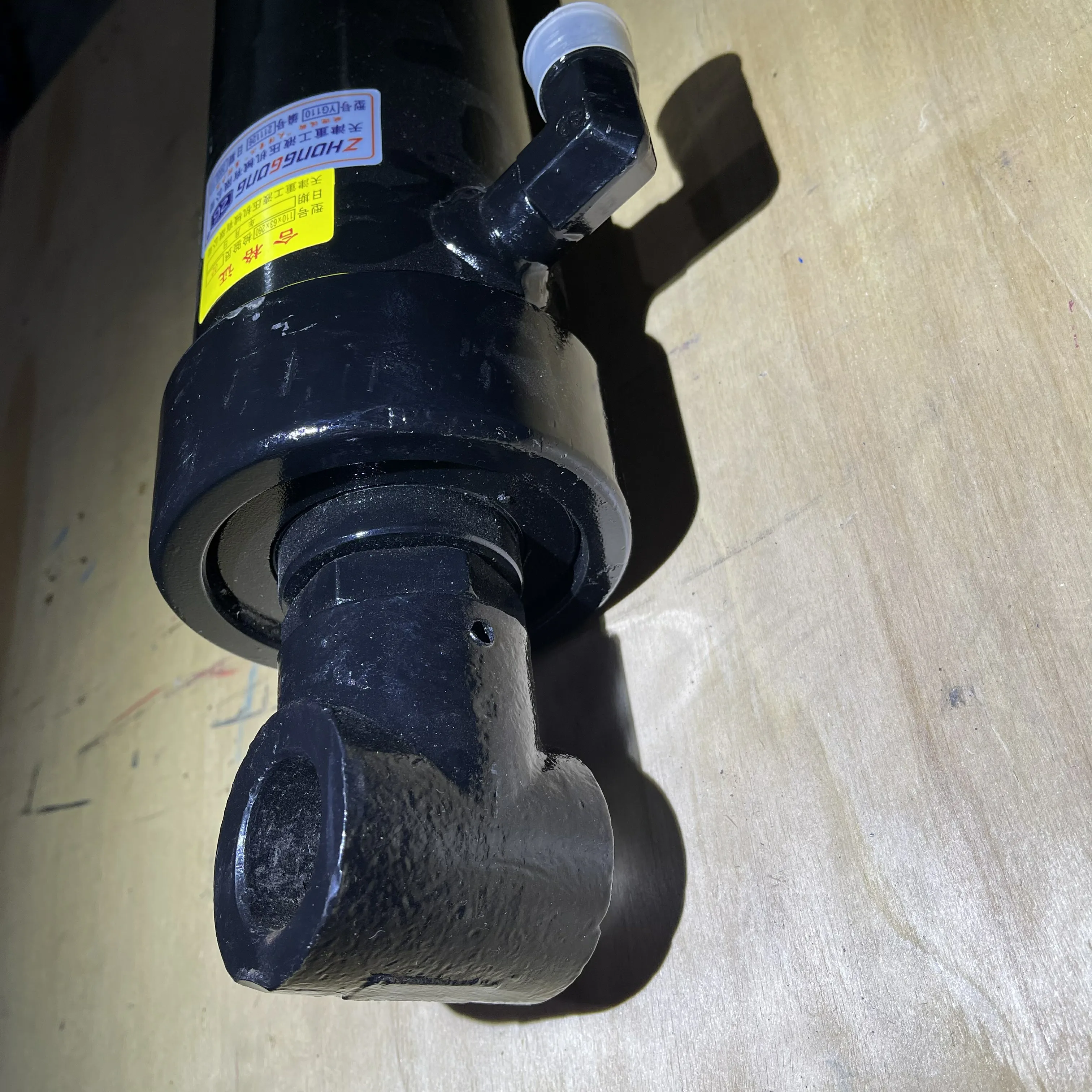 Wholesale Factory High Quality Cylinder Accessories Double Ear Russian 100-63-250 Hydraulic Oil Cylinder For Machinery