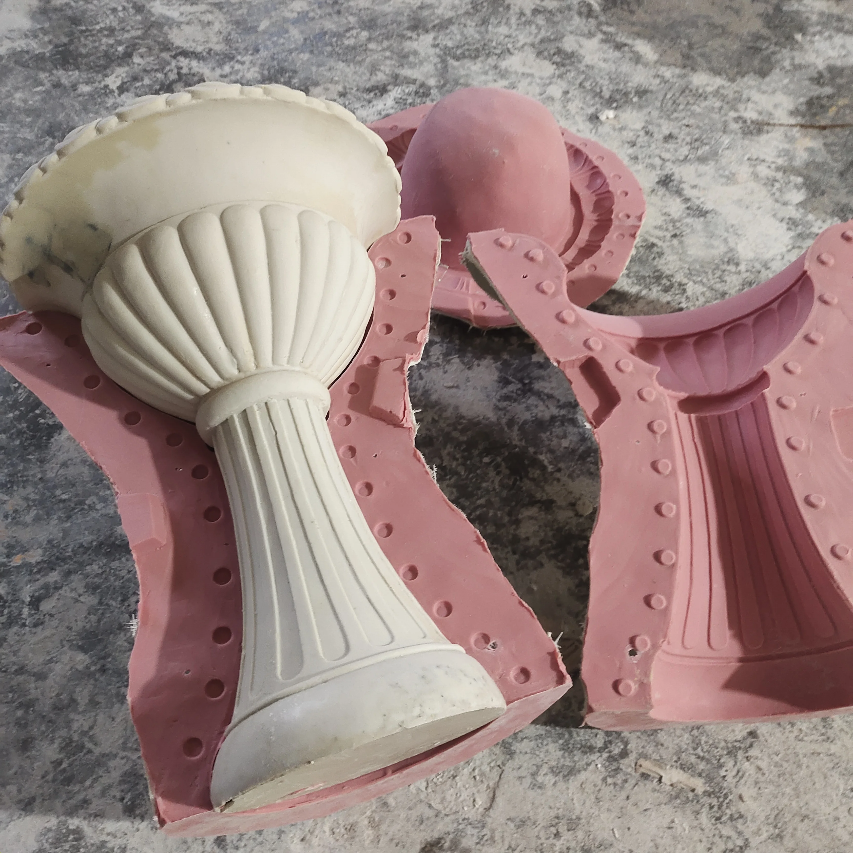 2022 RF Outdoor high quality decor fiberglass injection molding flower pot moulds silicone concrete cement flower pot molds