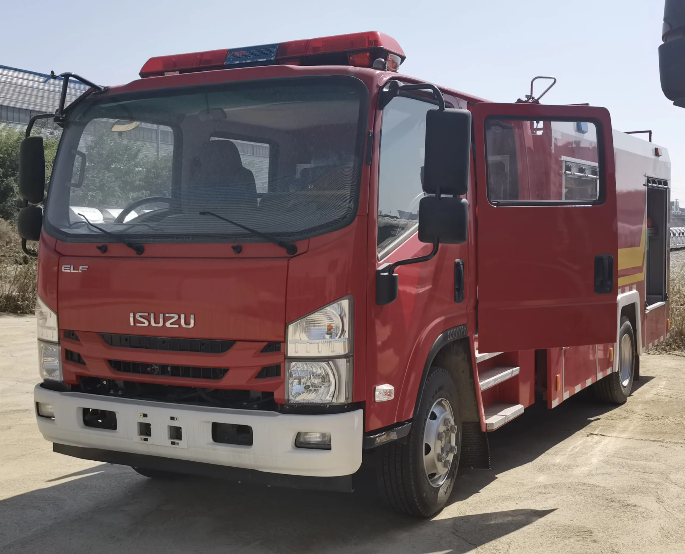 New Euro 5 Isuzu Fire Truck with 130ps Five-Speed Left-Hand Drive Water and Foam Tank Firefighting and rescue vehicles