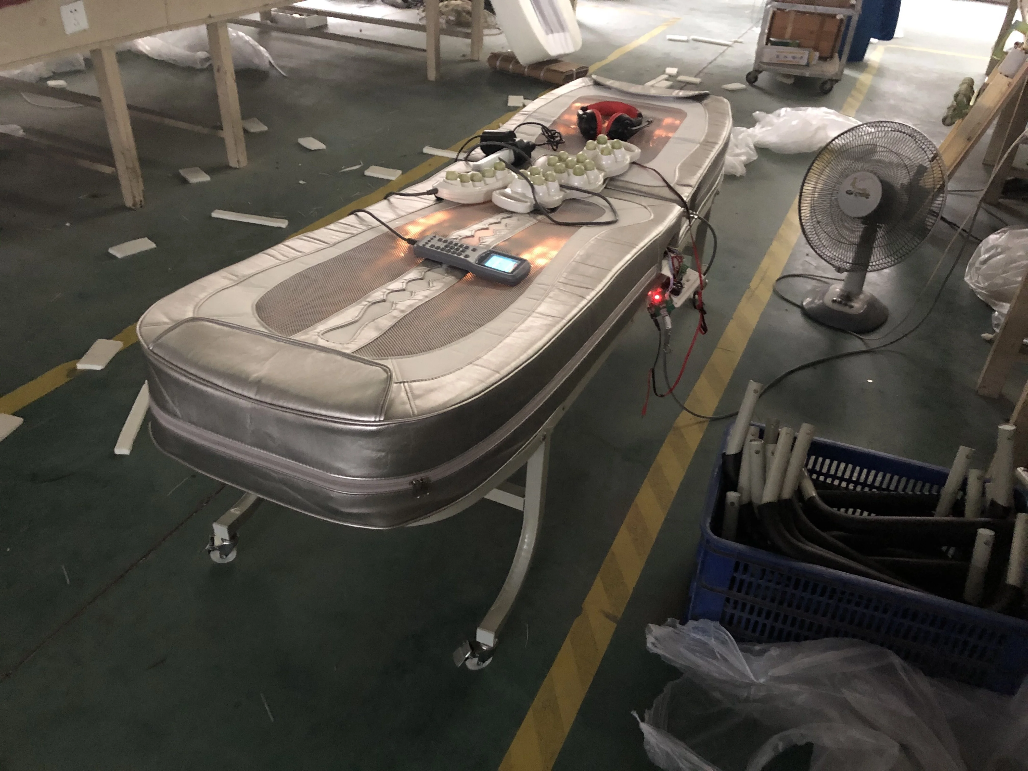 Jade roller thermal therapy foldable frame massage bed