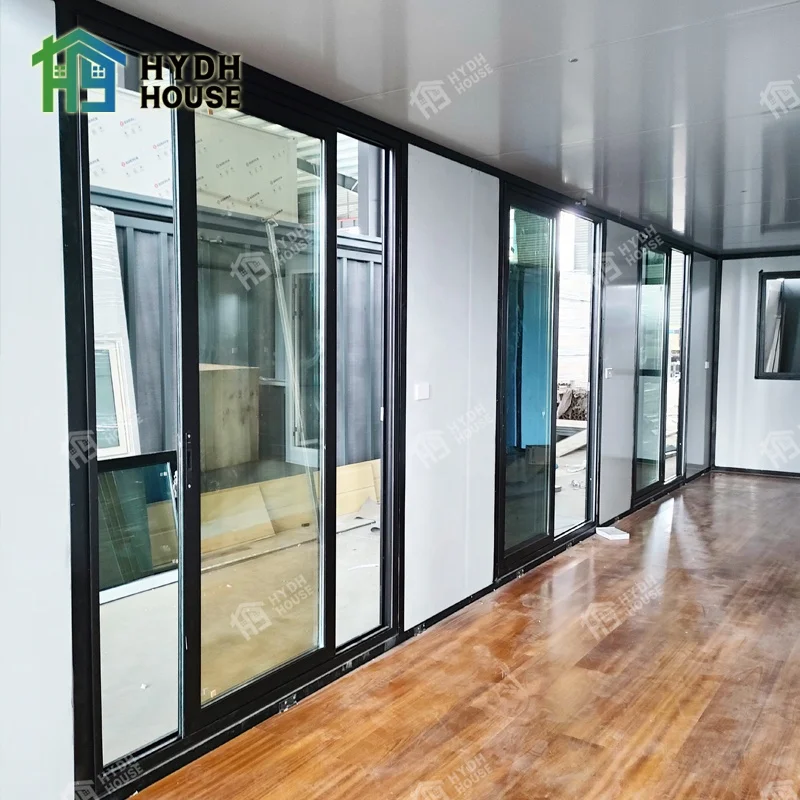 Custom Design Galvanized Steel Frame 30ft Prefab Container Expandable House with laundry room