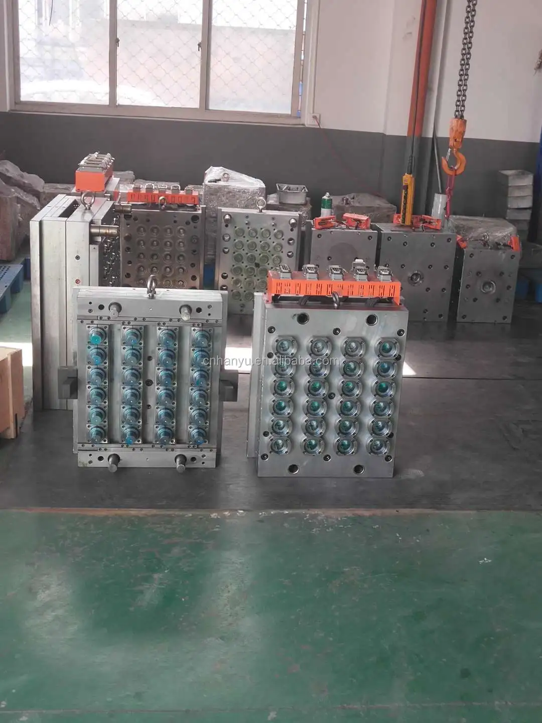 Customized Hot Runner Injection Bottle Cap 8/12/16/24/32/48/64 Cavity plastic PET Bottled Water Preform Mould