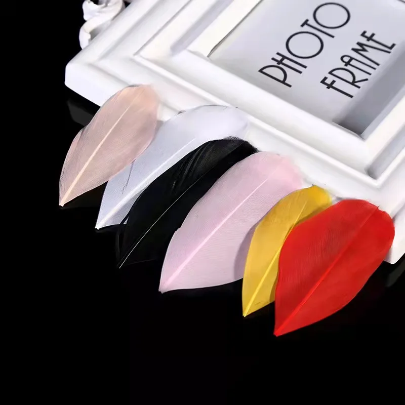 Factory Price Dyed Colored 4-8cm Goose Feather Tops for wholesale Hats Garment Accessory Decoration