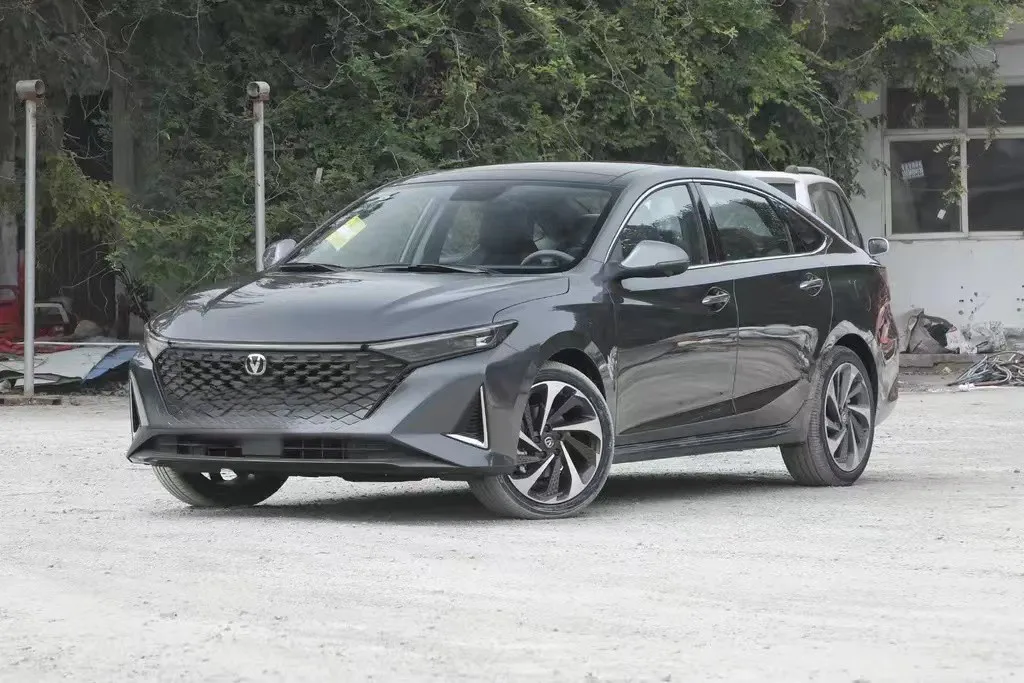 China Changan Automotive Changan Ruicheng Plus 2023 1.5t Navigation Type 4-door 5-seat 3-Box Sedan Automatic Gasoline New Car