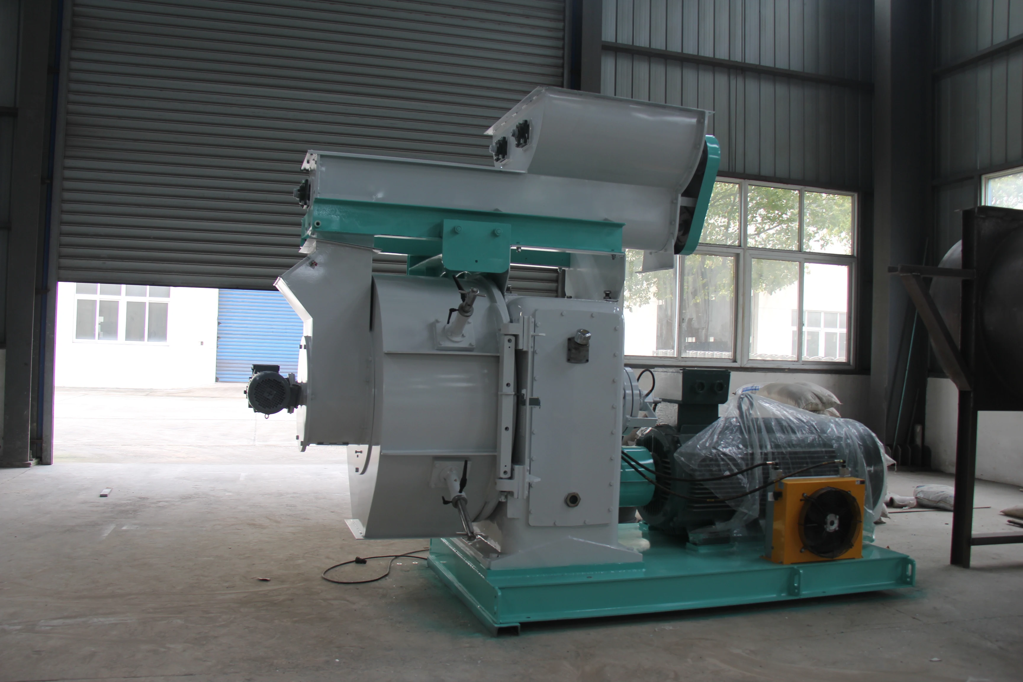 CE China manufacturer wood/corncob pellet mill/sawdust machinery 420 508 558 678 768 800 900 model