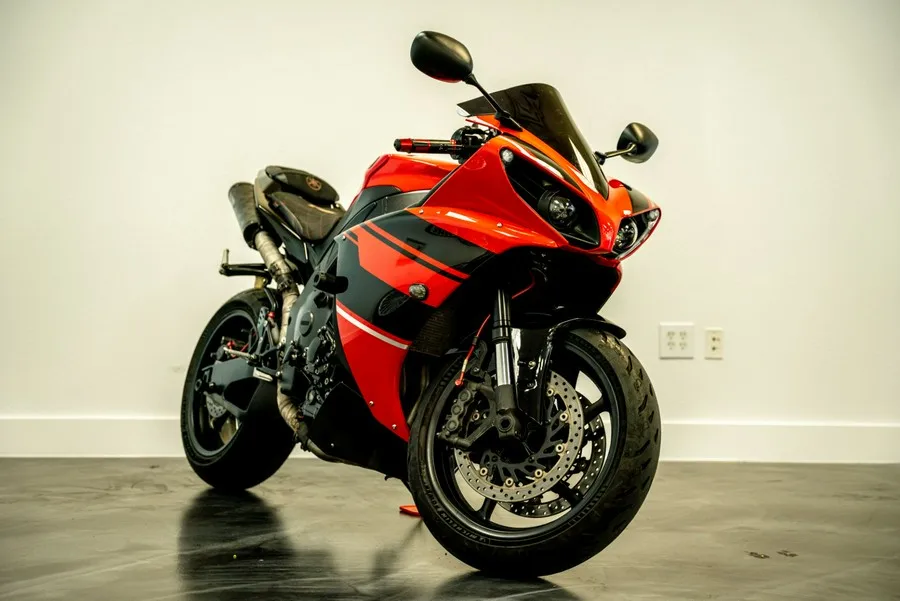 Motorsports  BIKES 2024 YAMAHA YZF R1 Motorcycles Dirt bike motorcycle