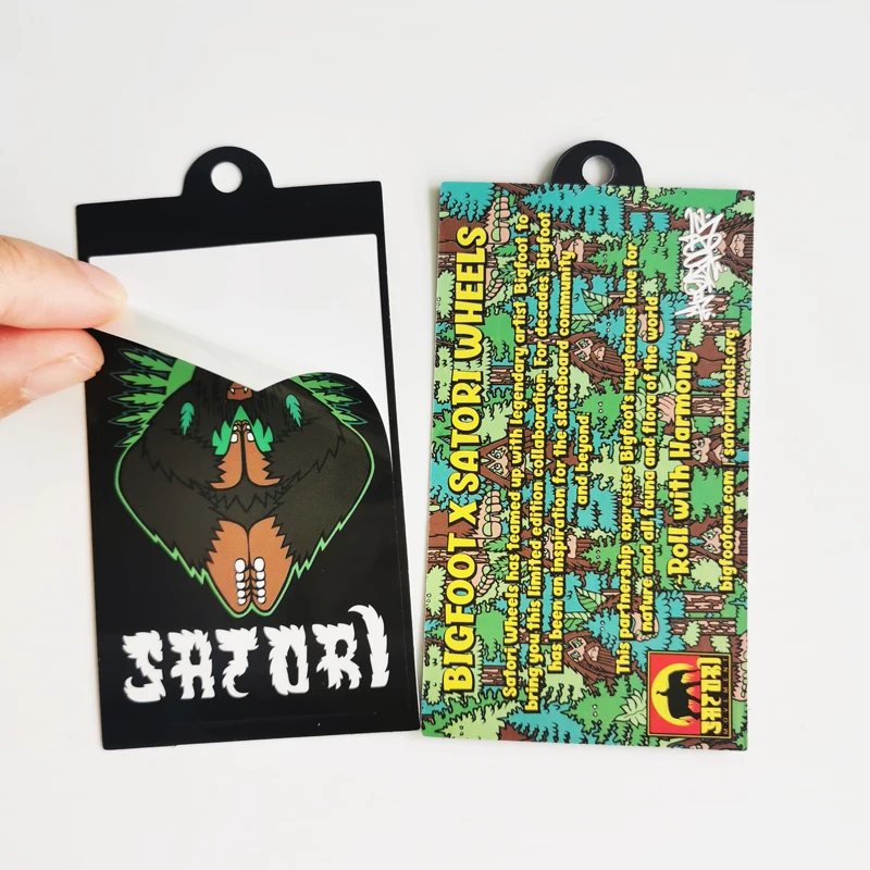 Низкий минимальный заказ магазин одежды индивидуальный логотип водонепроницаемые виниловые наклейки Висячие для