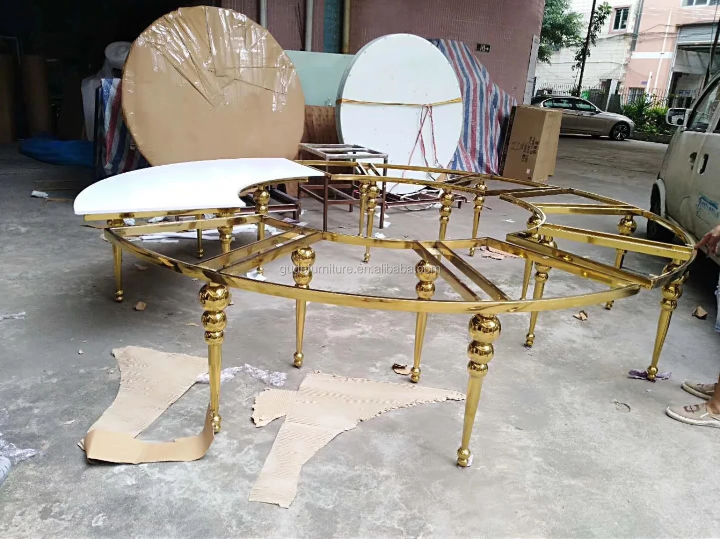 S design round metal stainless steel table  with glass top GD-TB006