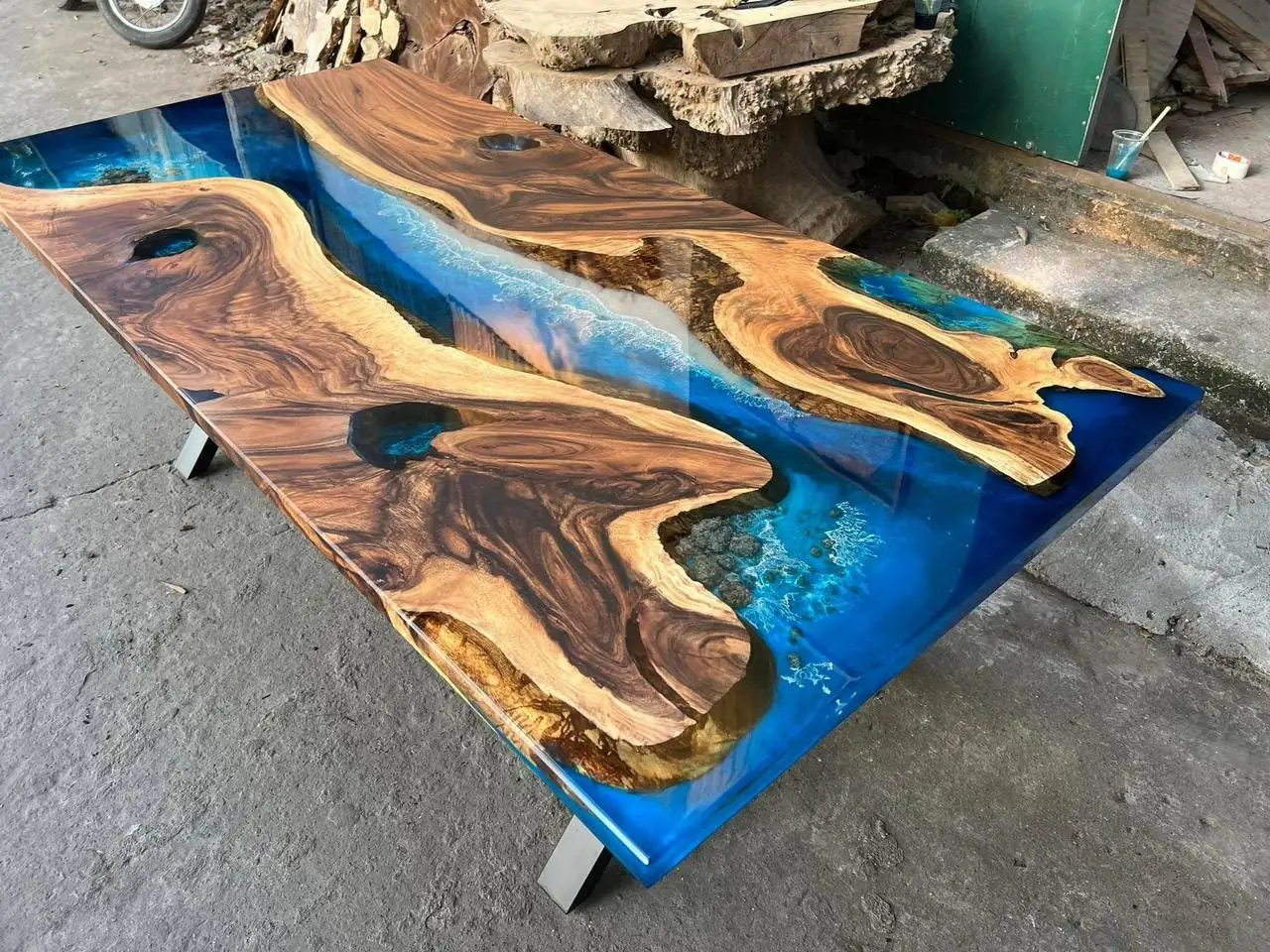 CZ-10 Vietnam High Quality Epoxy Resin Restaurant River Table - Natural Live Edge Solid Saman Wood