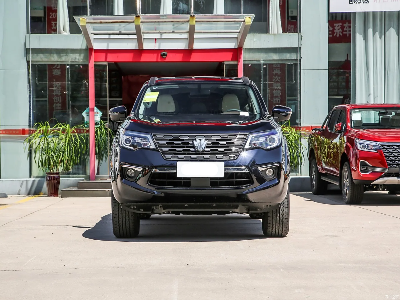 2024 Hot Selling Dongfeng Nissan Paladin Midsize SUV High Performance Off Road SUV Five Seat Comfortable China Suv Cars