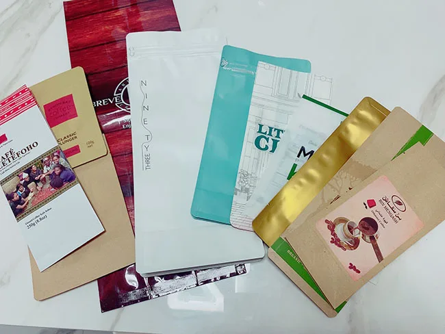 Minfly Digital Printing Custom Plastic 250g 500g 1kg Stand Up and Zipper Lock Coffee Bean Bag with Valve and Clear Window