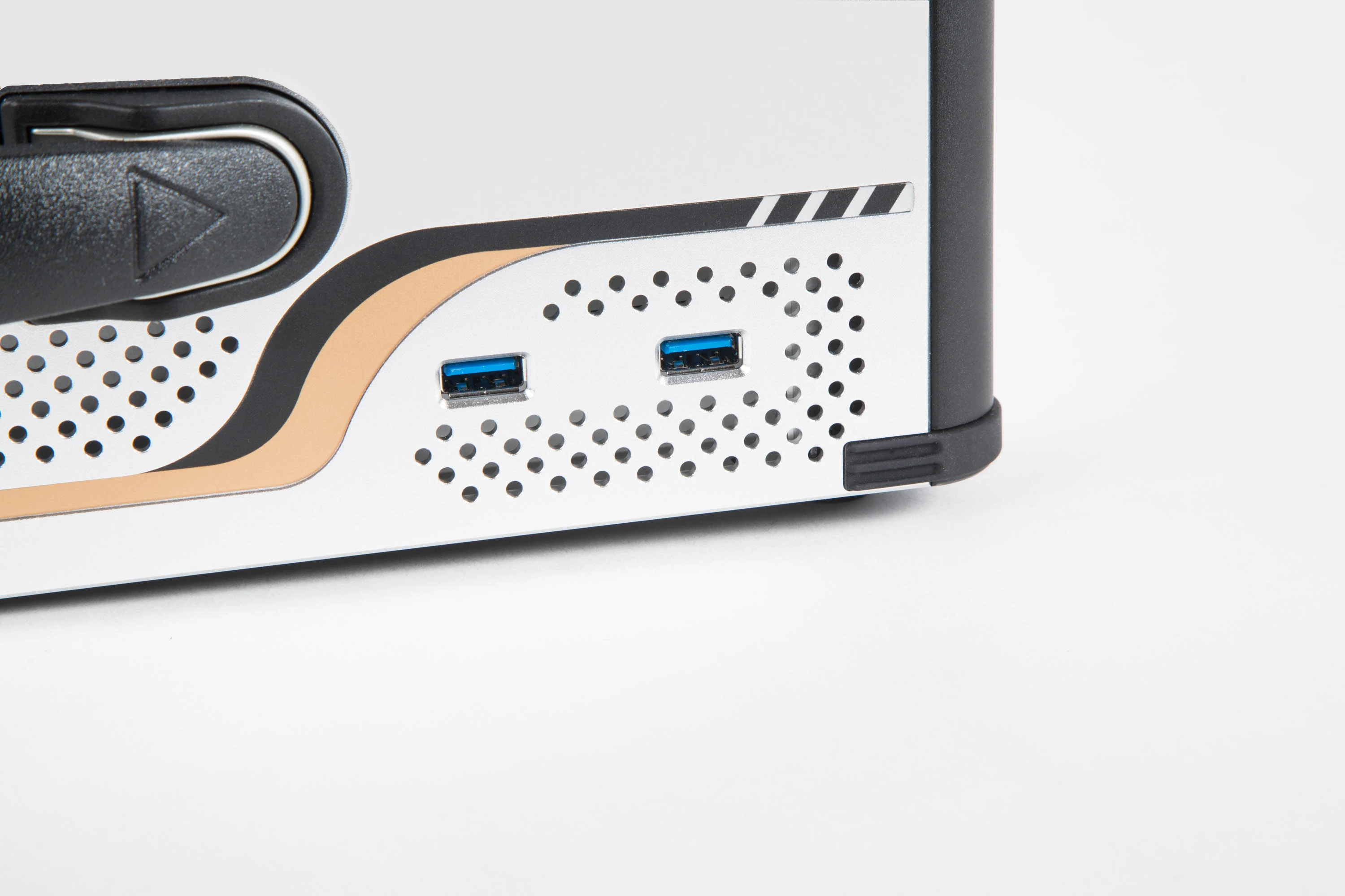 G320  All in OneVirtual Studio System Equipment Live Streaming Broadcast 4K 4 channel Machine New Style Vmix Live Stream System