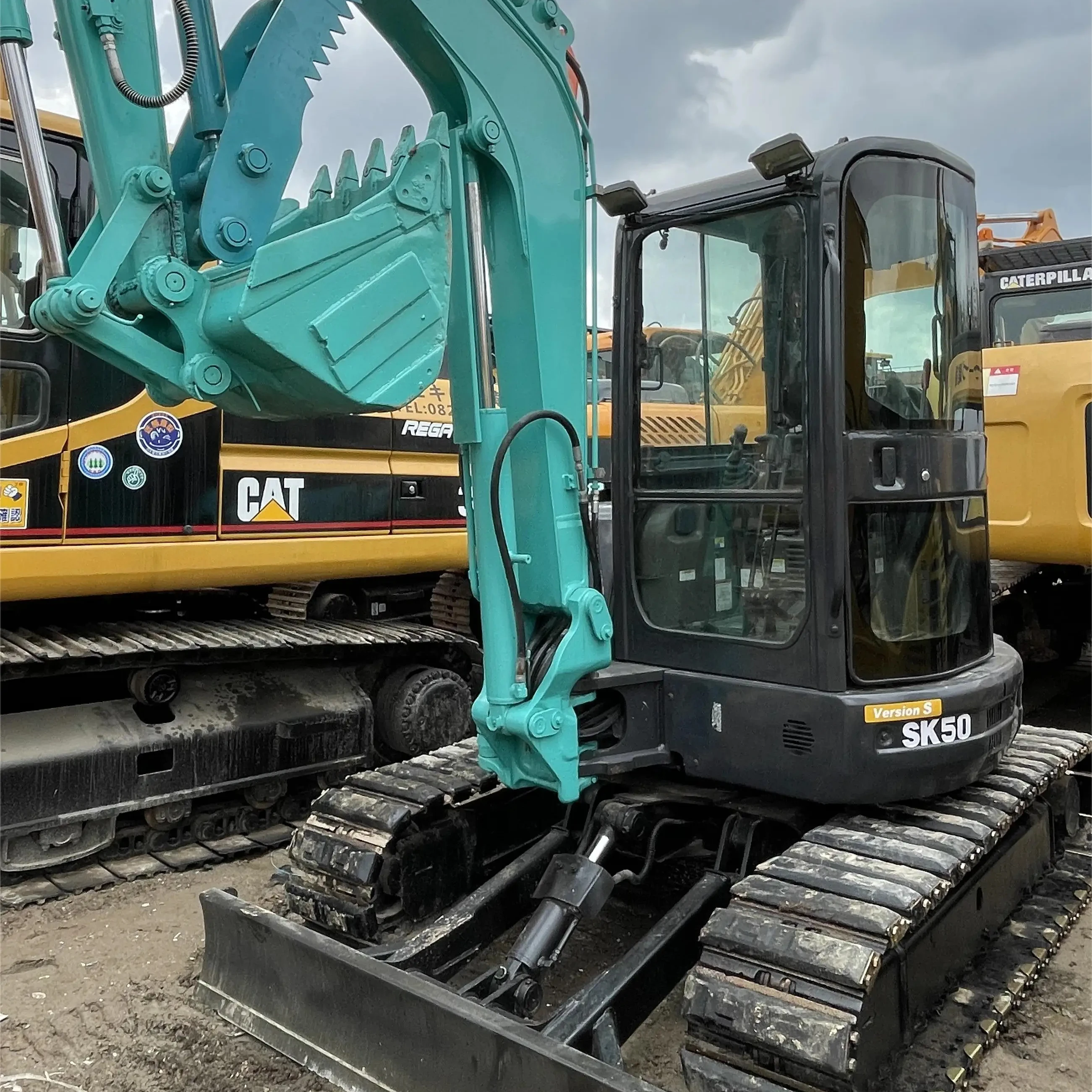 Used second-hand excavator earth-moving machinery kobelco sk50 of sale