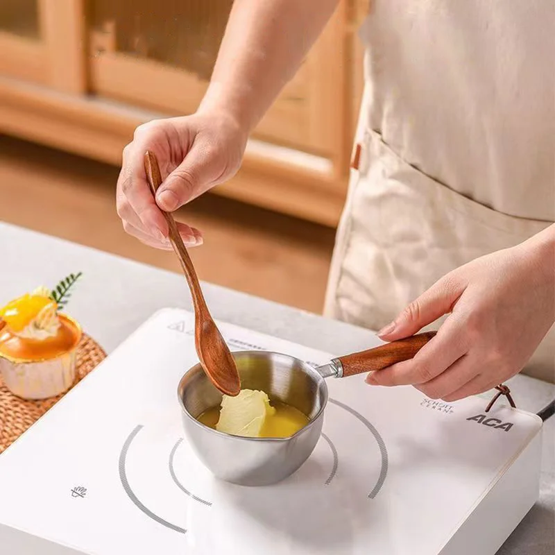 Small Stainless Steel Oil Splashing Pot With Anti-scald Wood Handle Mini Milk Pan For Dripping Oil Pouring Pot