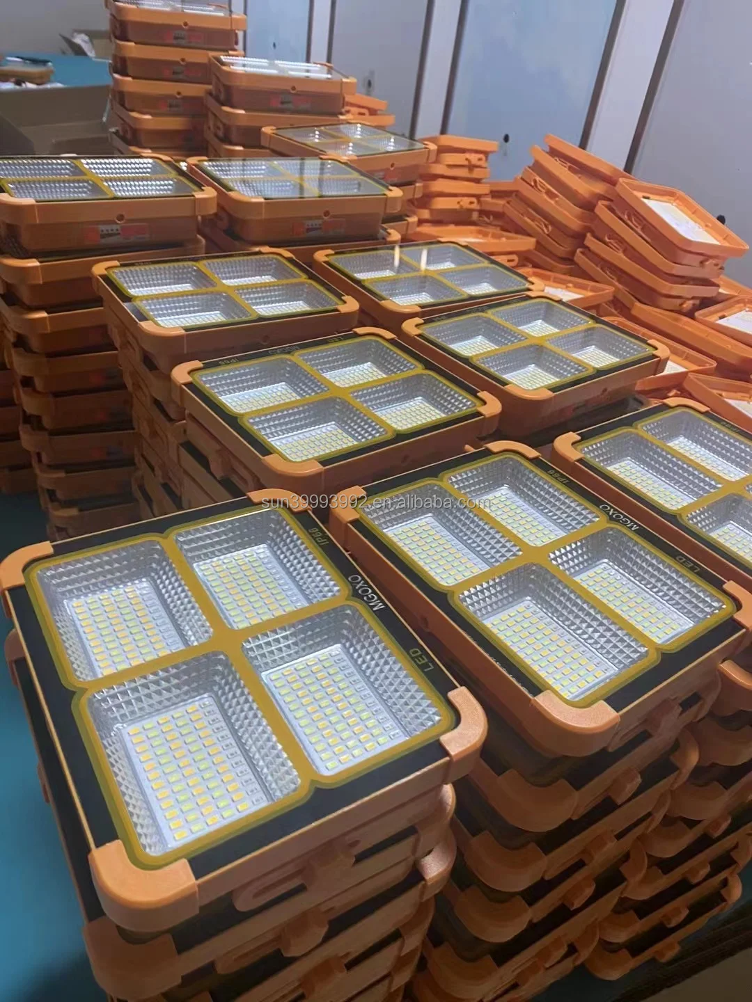 Outdoor emergency lighting 400w portable solar battery led light with USB for phone charging 288 led outdoor solar flood lights