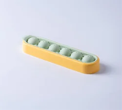 Pinmoo 3D Portable Food Grade Ice Cube Tray with Lid Sphere Round Ice Ball Mold Maker