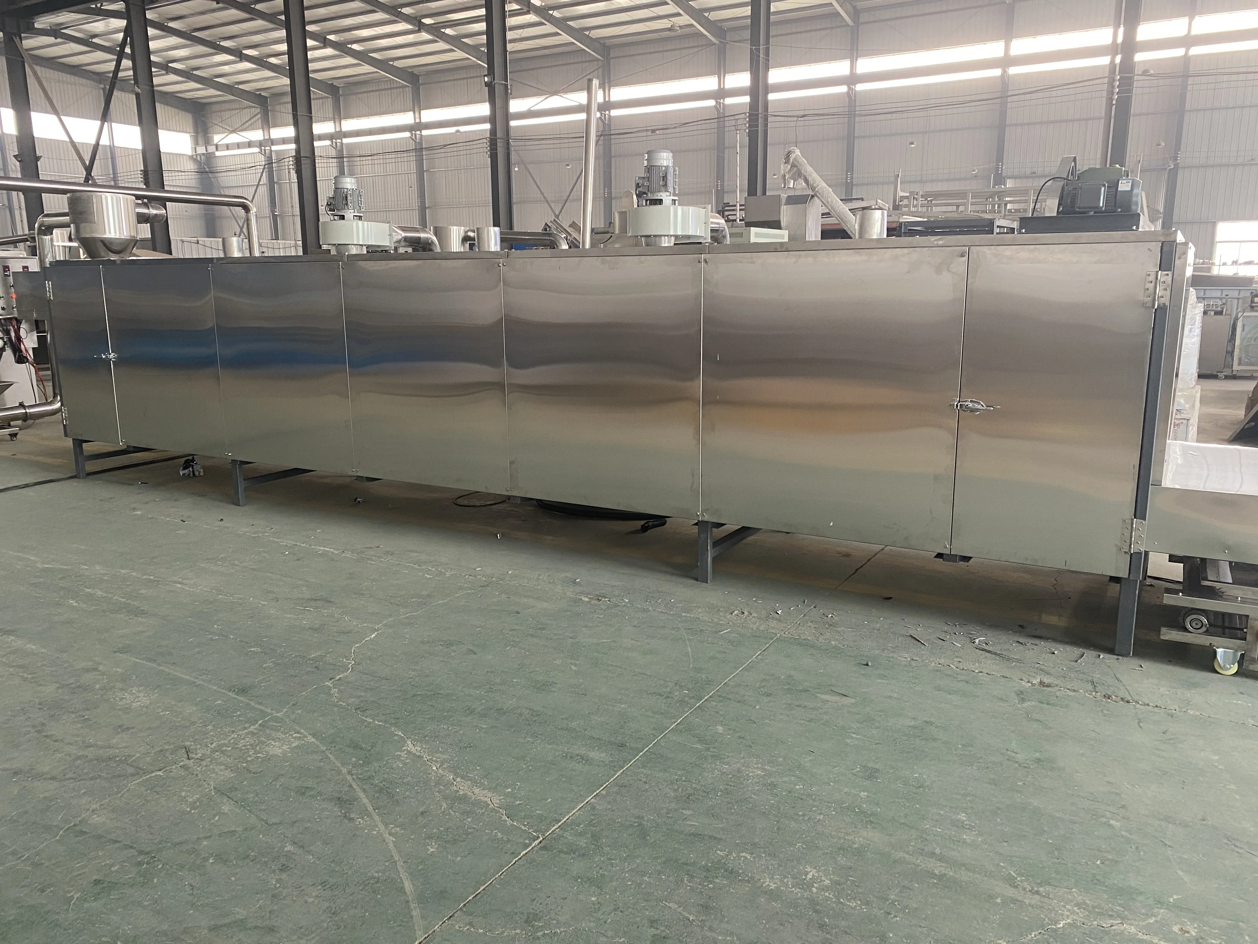 Oven for puffed food