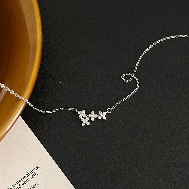 KR s925 sterling silver lucky four-leaf clover flower clavicle necklace pendant ladies everything with light luxury niche gift