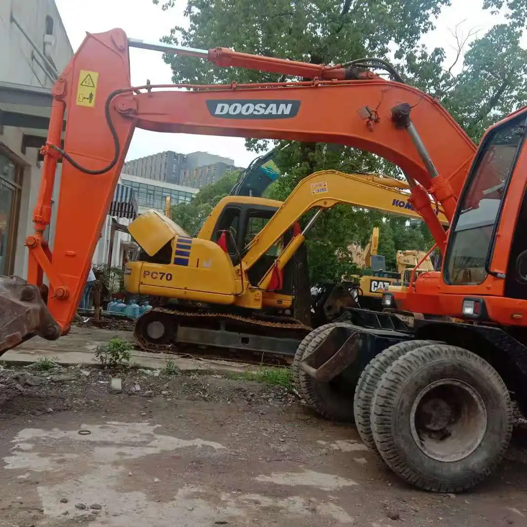  Колесный экскаватор DH150W-7 Doosan