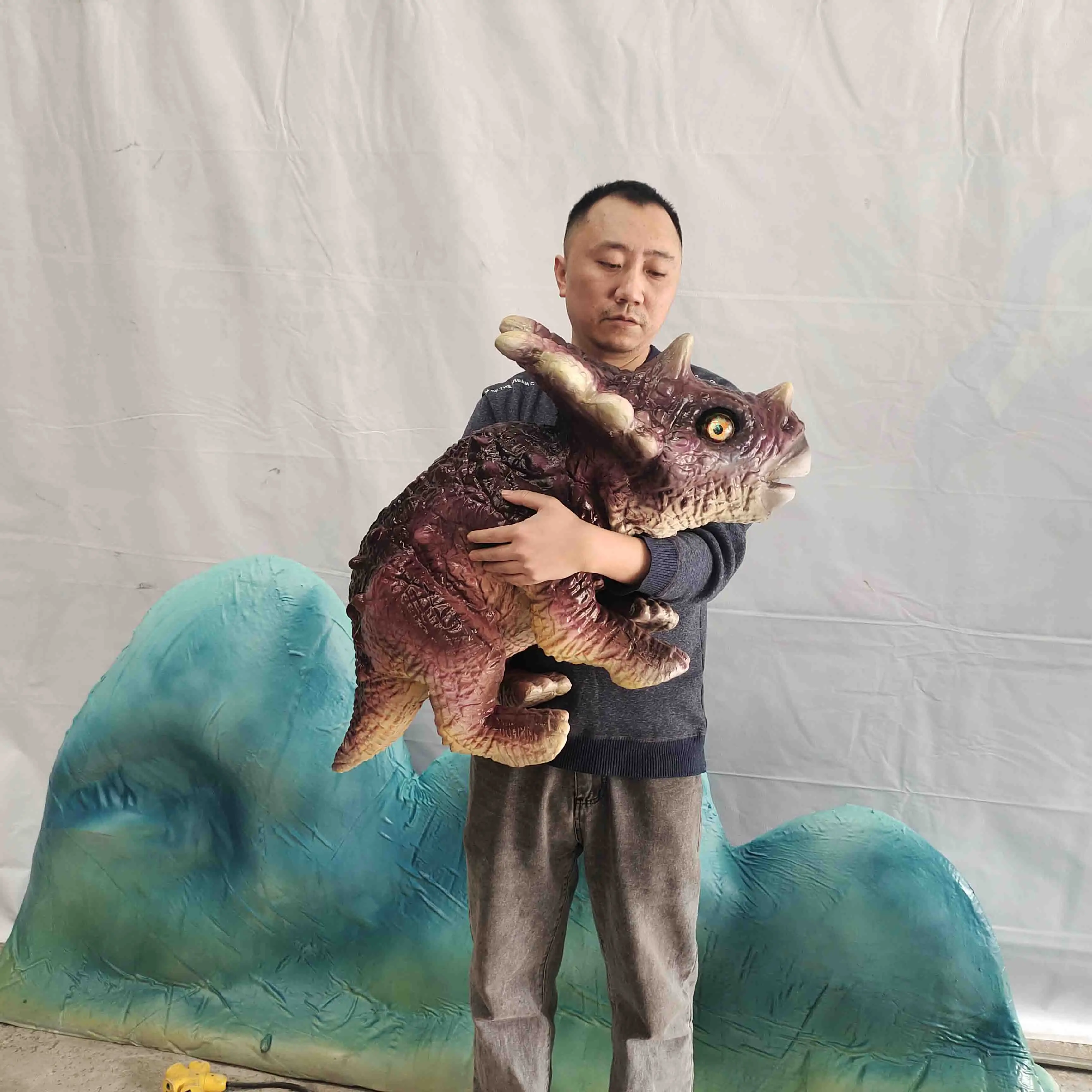 Realistic 3D Dinosaur Baby Small Animatronic Baby Dragon Puppet