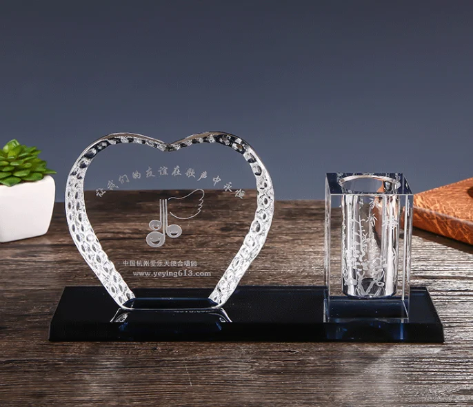 Hot selling love modeling crystal pen holder desktop ornaments with high quality