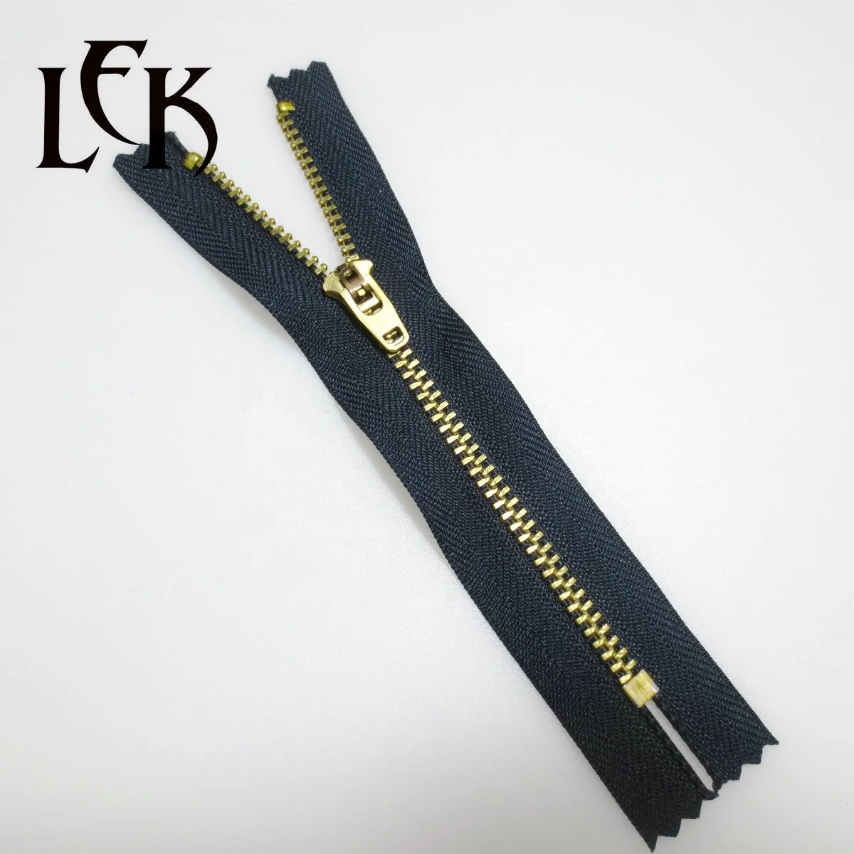 Zip Pulls Long and 4yg Slider Deslizadores Black Hardware Brass Factories Producing Zipper in China Nylon Metal Sustainable