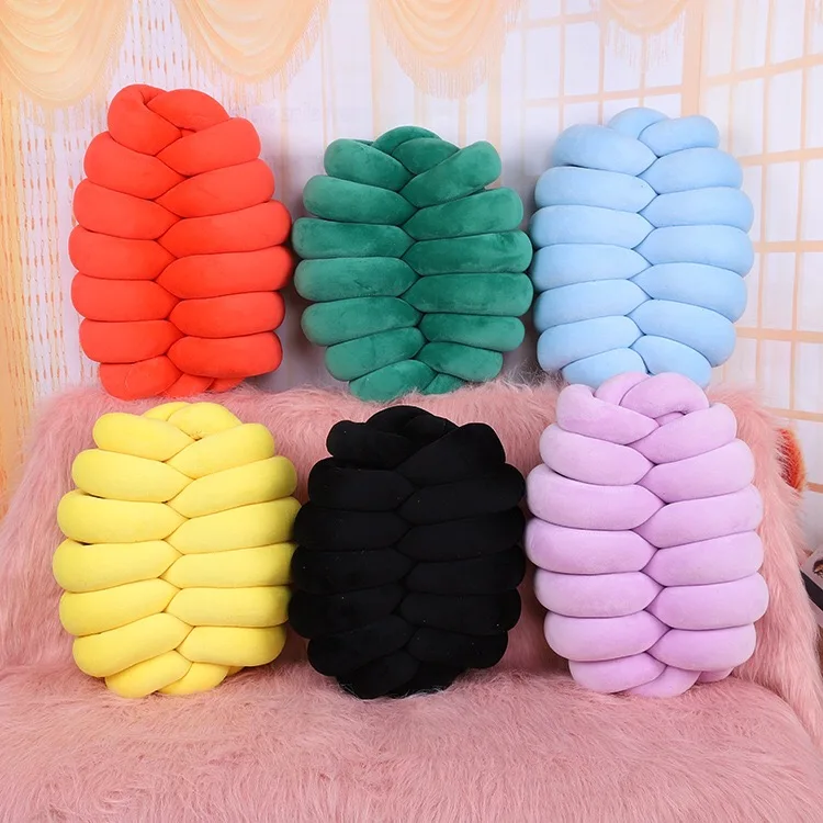 
2019 High quality velvet Round Designed Knitted Chunky Knot Ball Throw Pillow For Decoration 