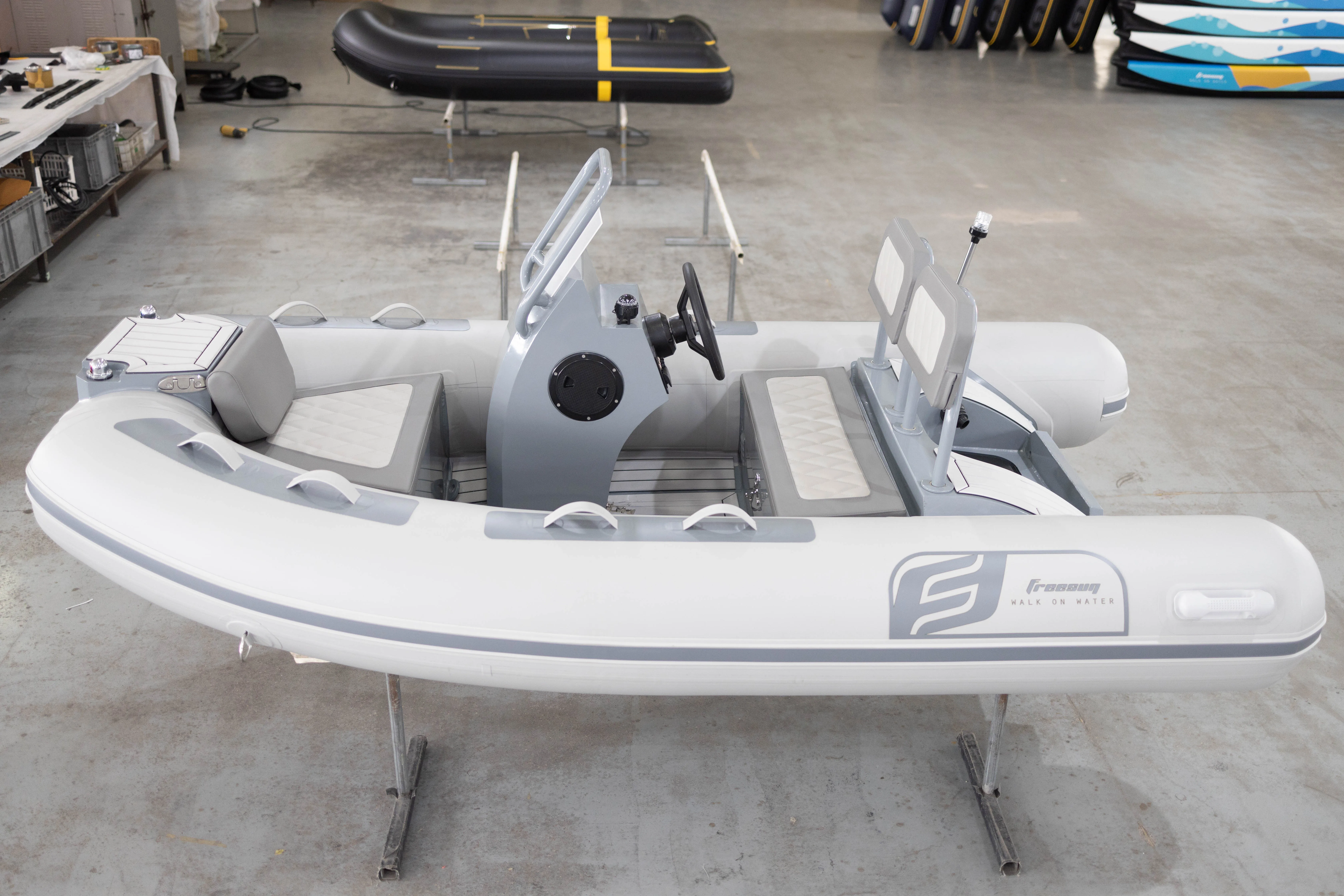 High Performance3 people Aluminum Hull PVC/Hypalon RIB Boat With Navigation lights and Seats for Life-saving