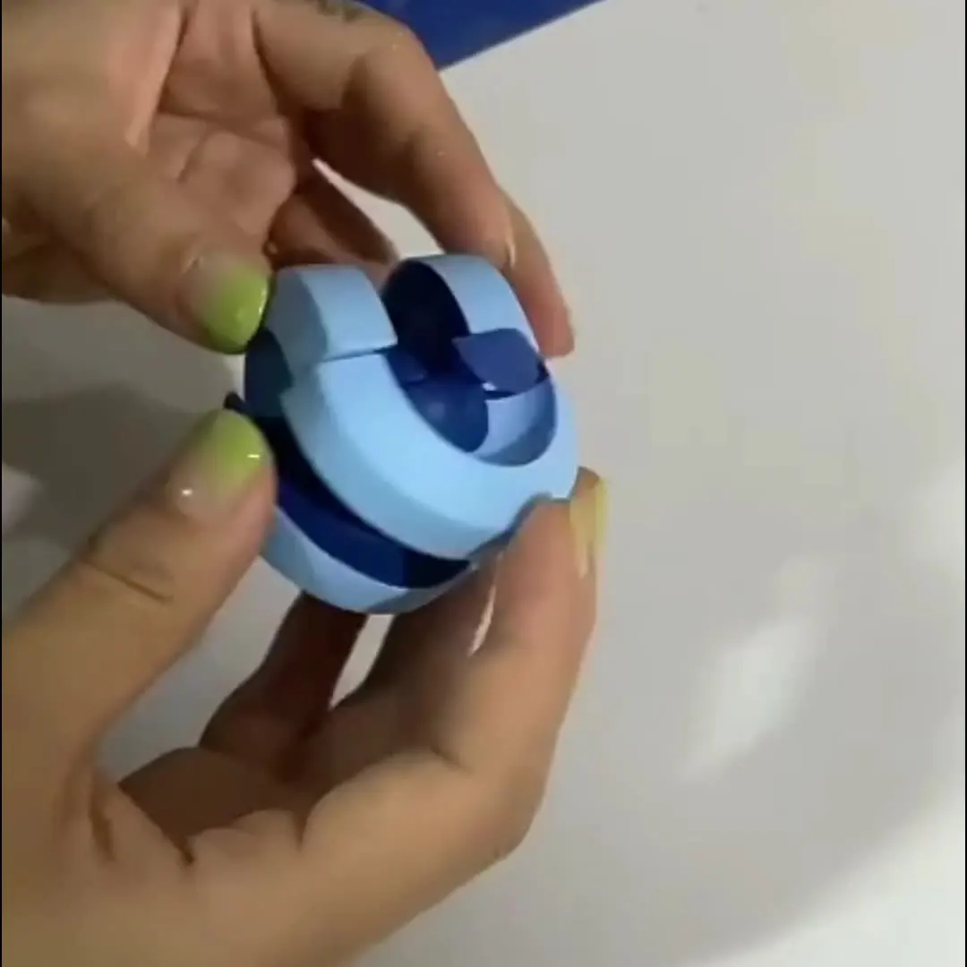 Cross-border hot sales stress relief magic bean education Hamburg 3D spinning gyroscope puzzle portable anti-stress fidget toy