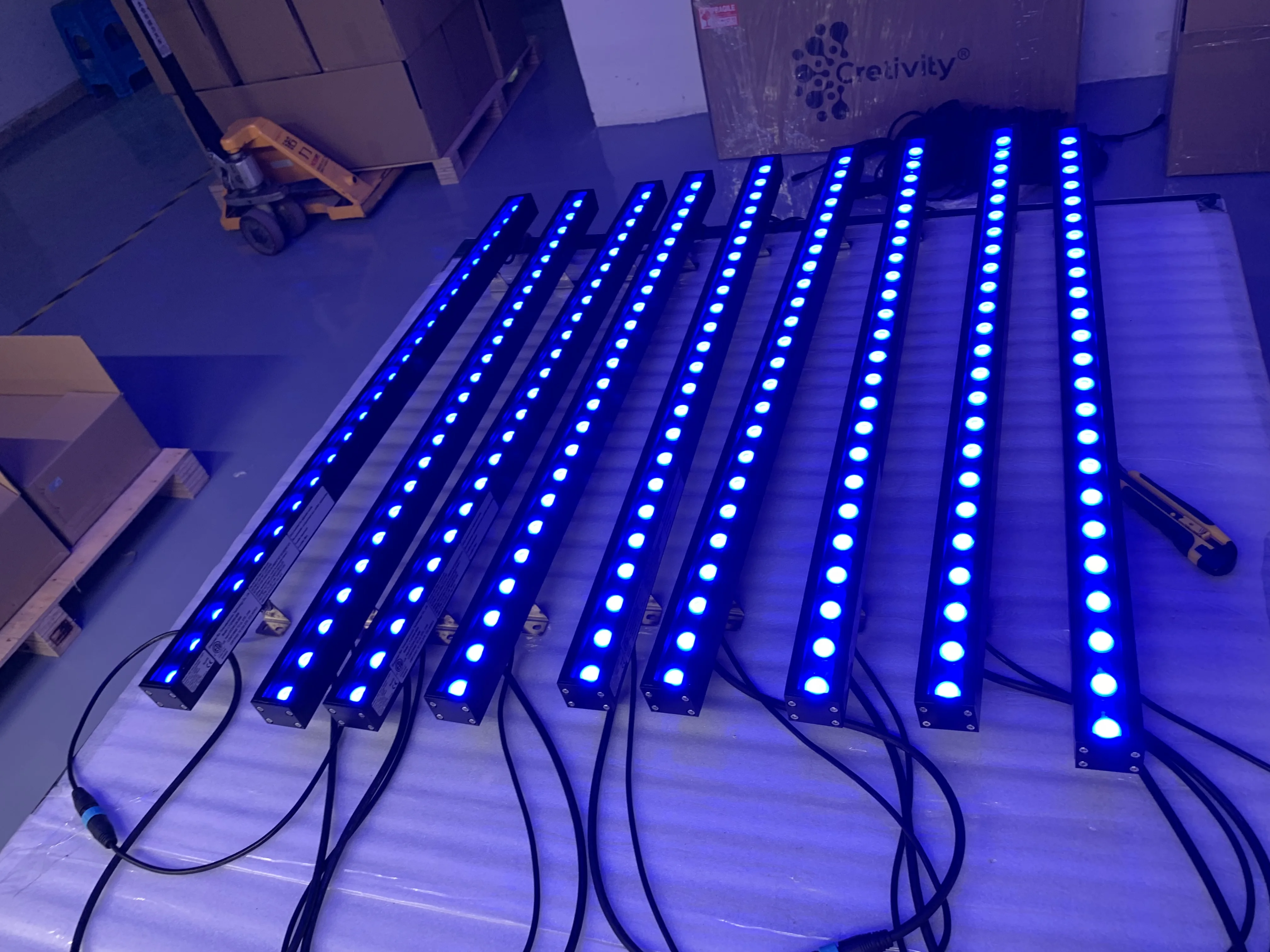 ETL CE Listed IP67 Proved DC24V or AC100-277V Landscape LED 72W 50W 36W 32W 25W RGB RGBW DMX/Wireless Controllable Wall Washer