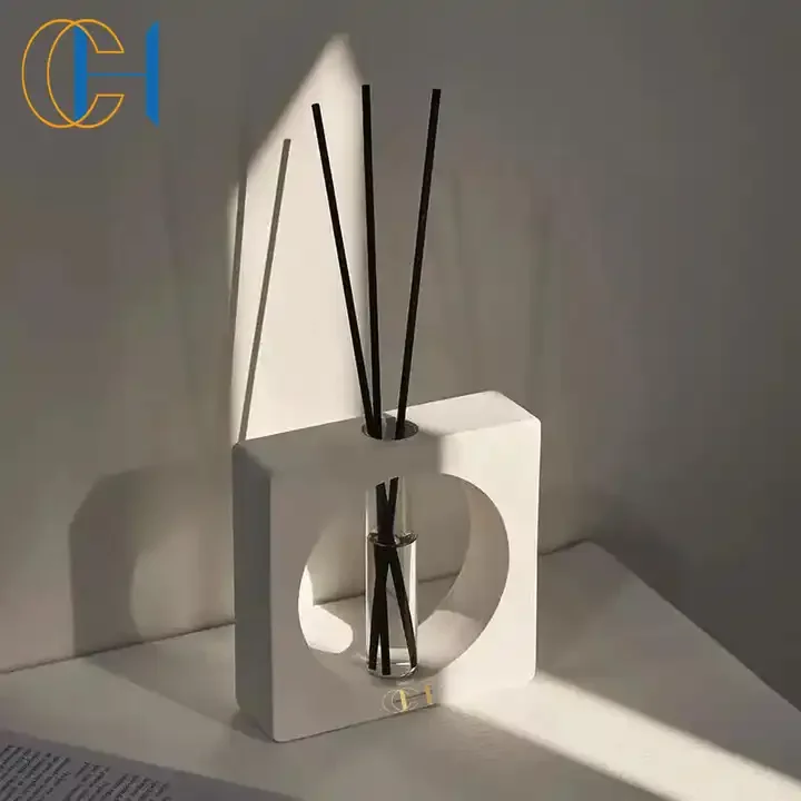 C&H Wholesale Aroma Room Fresher And Candle Set Reed Diffuser Gift Set Essential Oil Ceramic And Glass Reed Diffuser