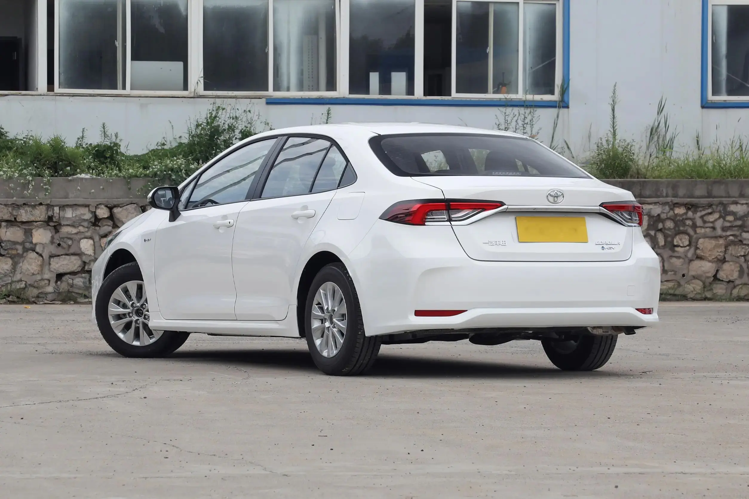 Предоплата 2024 TOYOTA COROLLA 1 8 л E-CVT бензиновый гибридный автомобиль левое рулевое управление corolla низкая цена хорошая производительность