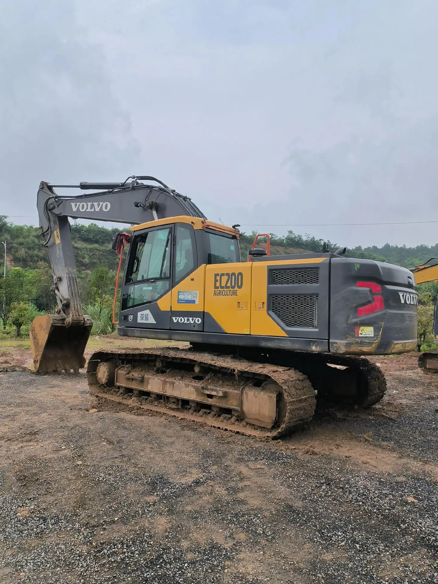 Classic Used Original Volvo EC200 Excavator Used Volvo 20 Tons of Medium Excavator Spot Sale