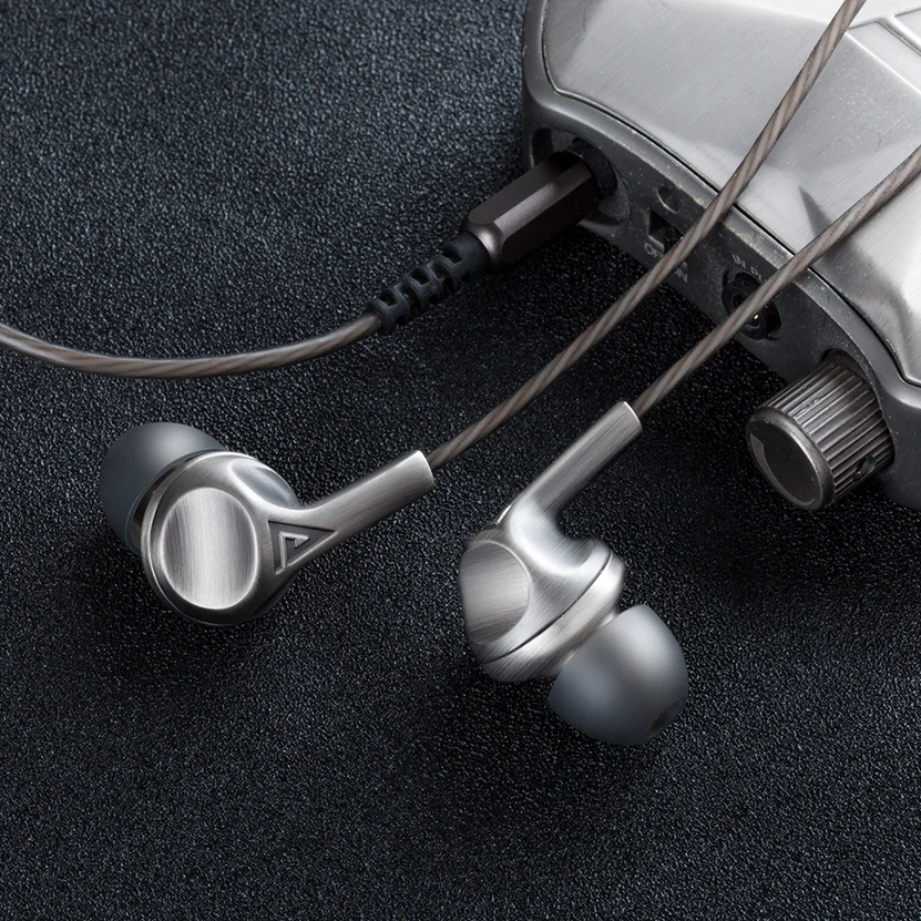 AUGLAMOUR F200 In Ear Earphone 10MM Dynamic Drive HIFI DJ Metal Earphone Subwoofer Sports Headset With Microphone