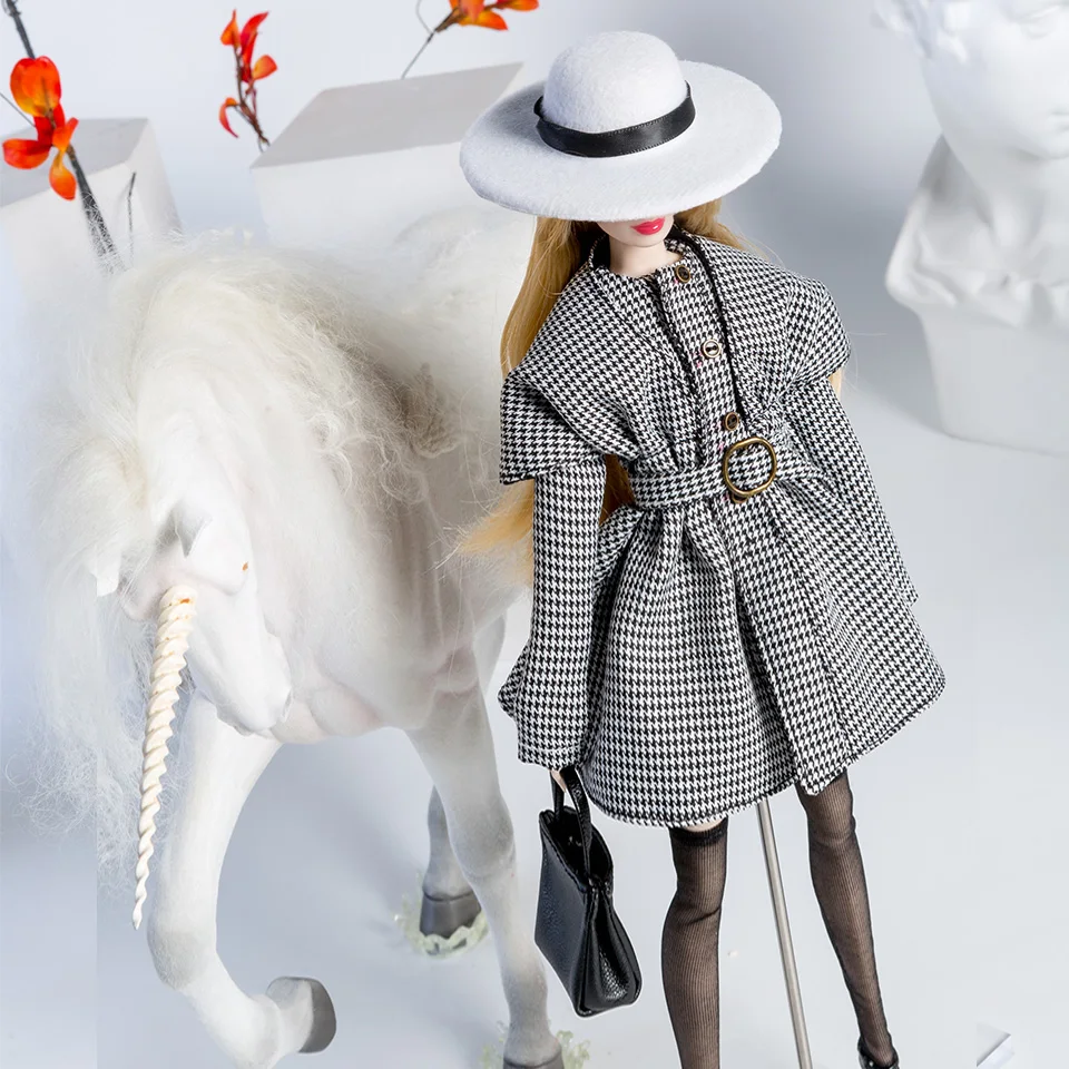 Customized New Products  Woolen top hat for supermodel doll  With Factory latest Design