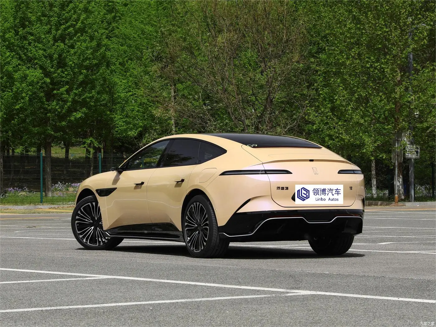 In Stock Avatr 11 New Energy Electric Vehicle Suv 2024 Long Battery Life Dual High Speed Ev Changan Car Avatr 11 Price