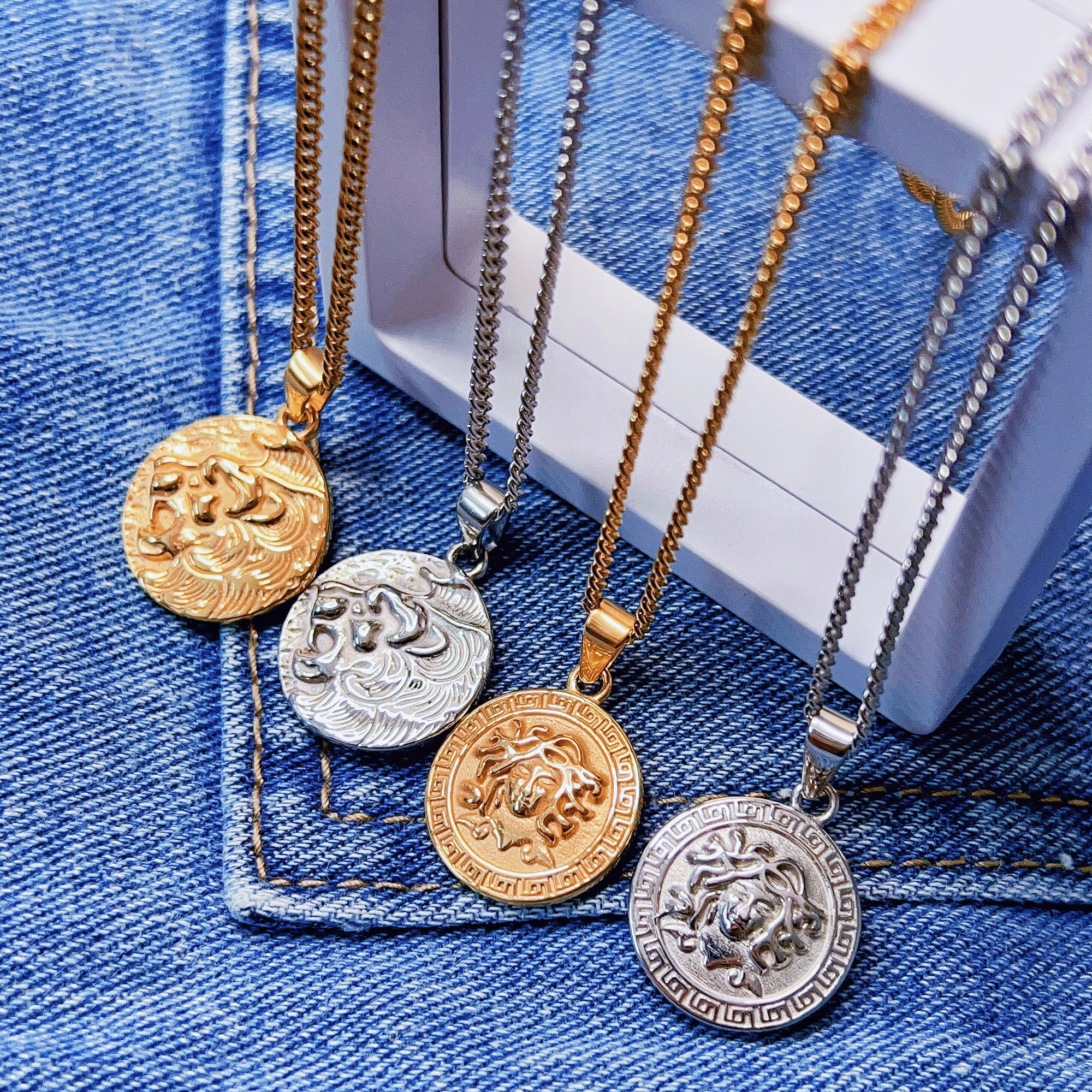 Hot Selling Products Vitruvian Man Pendant Mens 18k Gold Plated Medusa Coin Stainless Steel Vintage Judah Lion Pendant Necklace