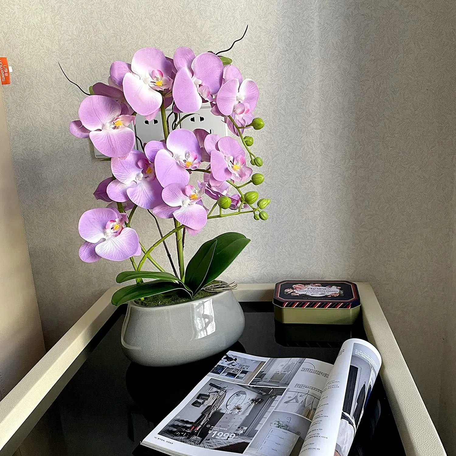 Factory direct customized artificial flowers phalaenopsis butterfly orchid in glass pot arrangement for home dec