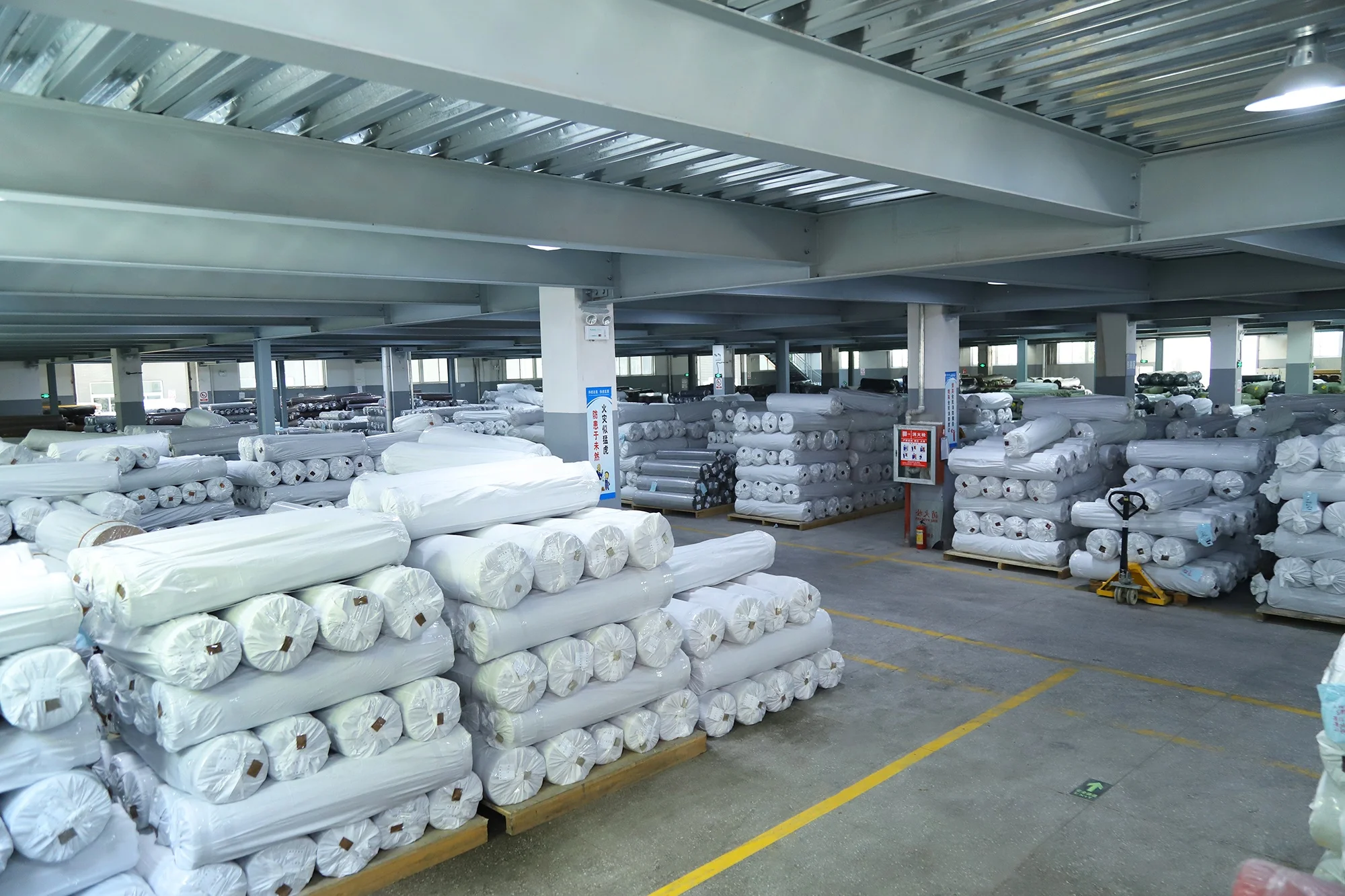 China Manufacturers home 100% polyester Hot sale high quality linen fabric  plain dyed for sofa