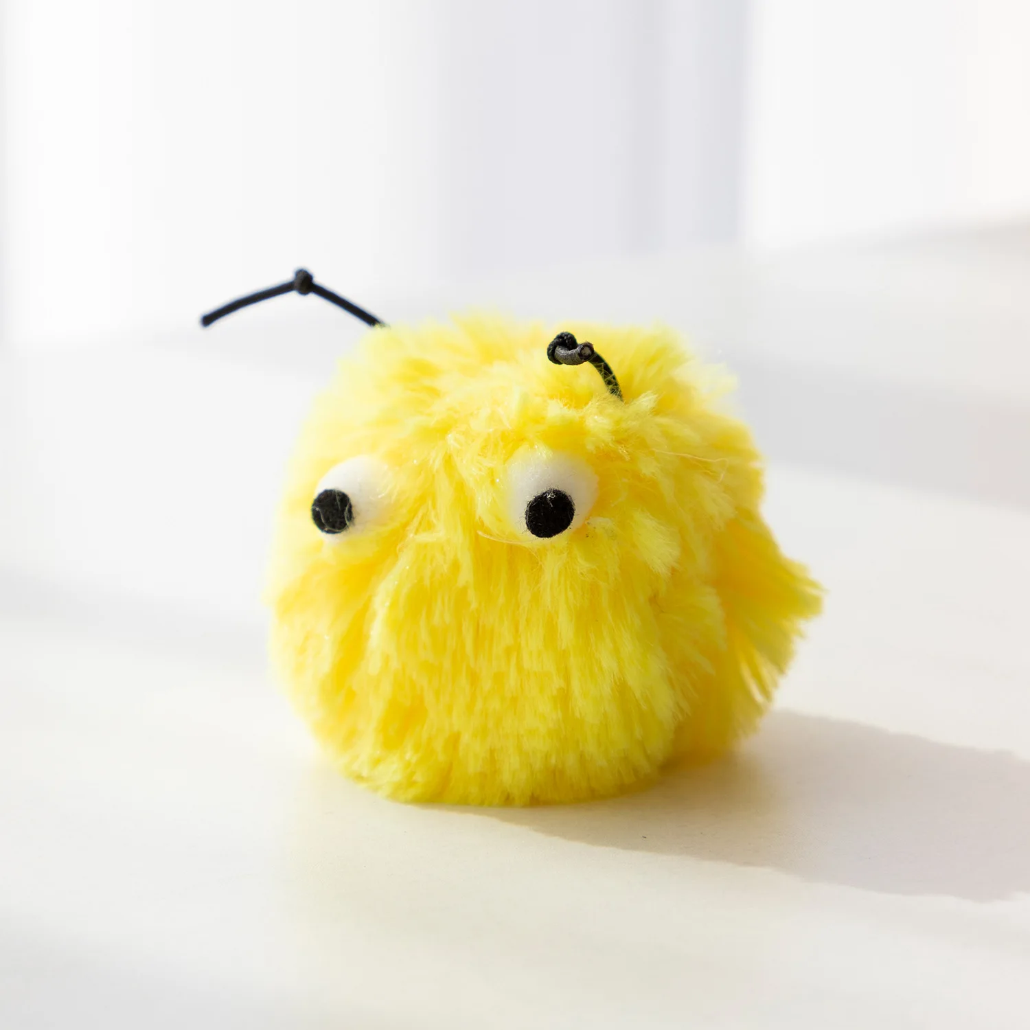 Wholesale 2022 new big-eyed dog chewing toy ball big-eyed tentacles alien pet interactive boring toys